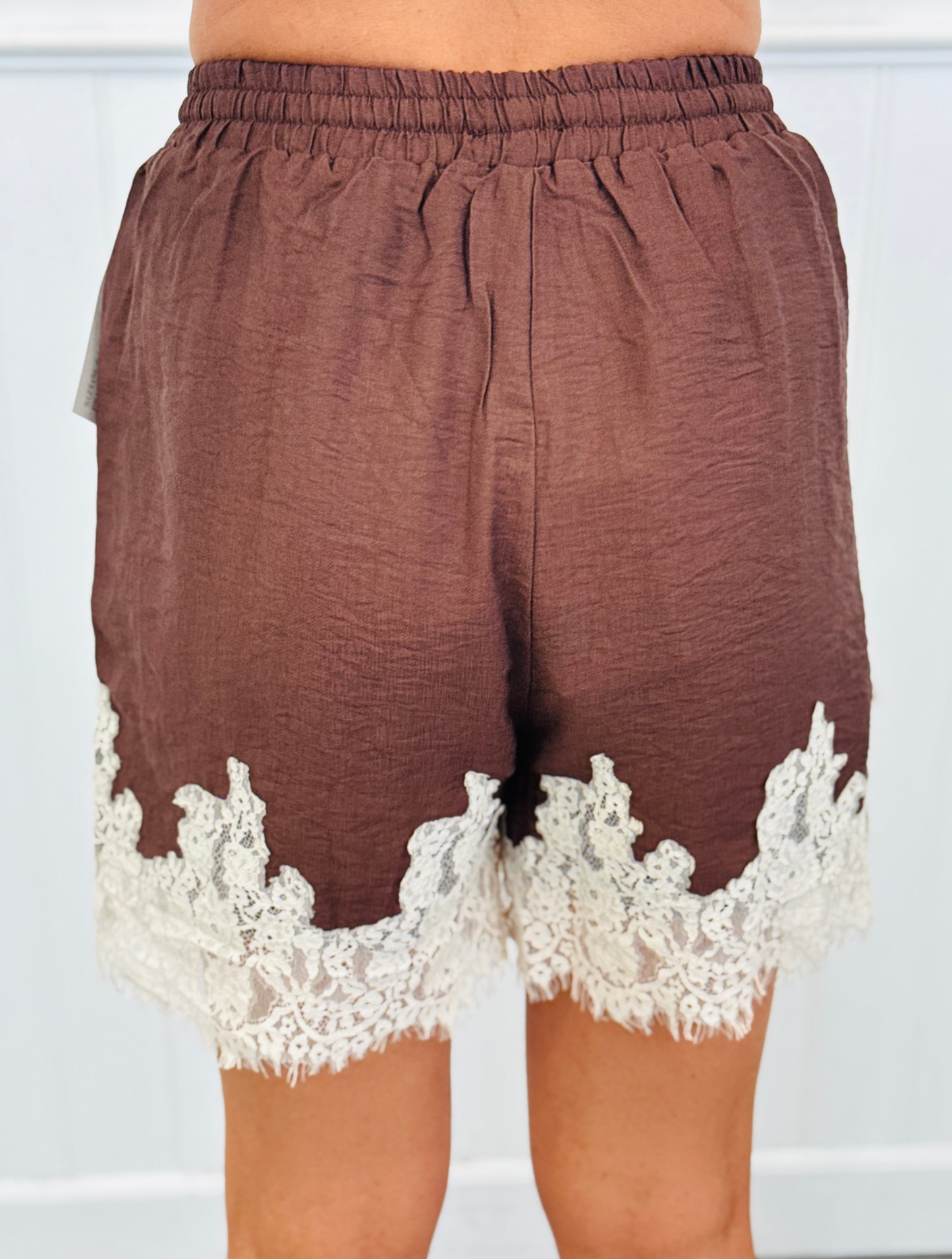 Scallop Lace Trim Solid Shorts (Reg.)-2 Colors