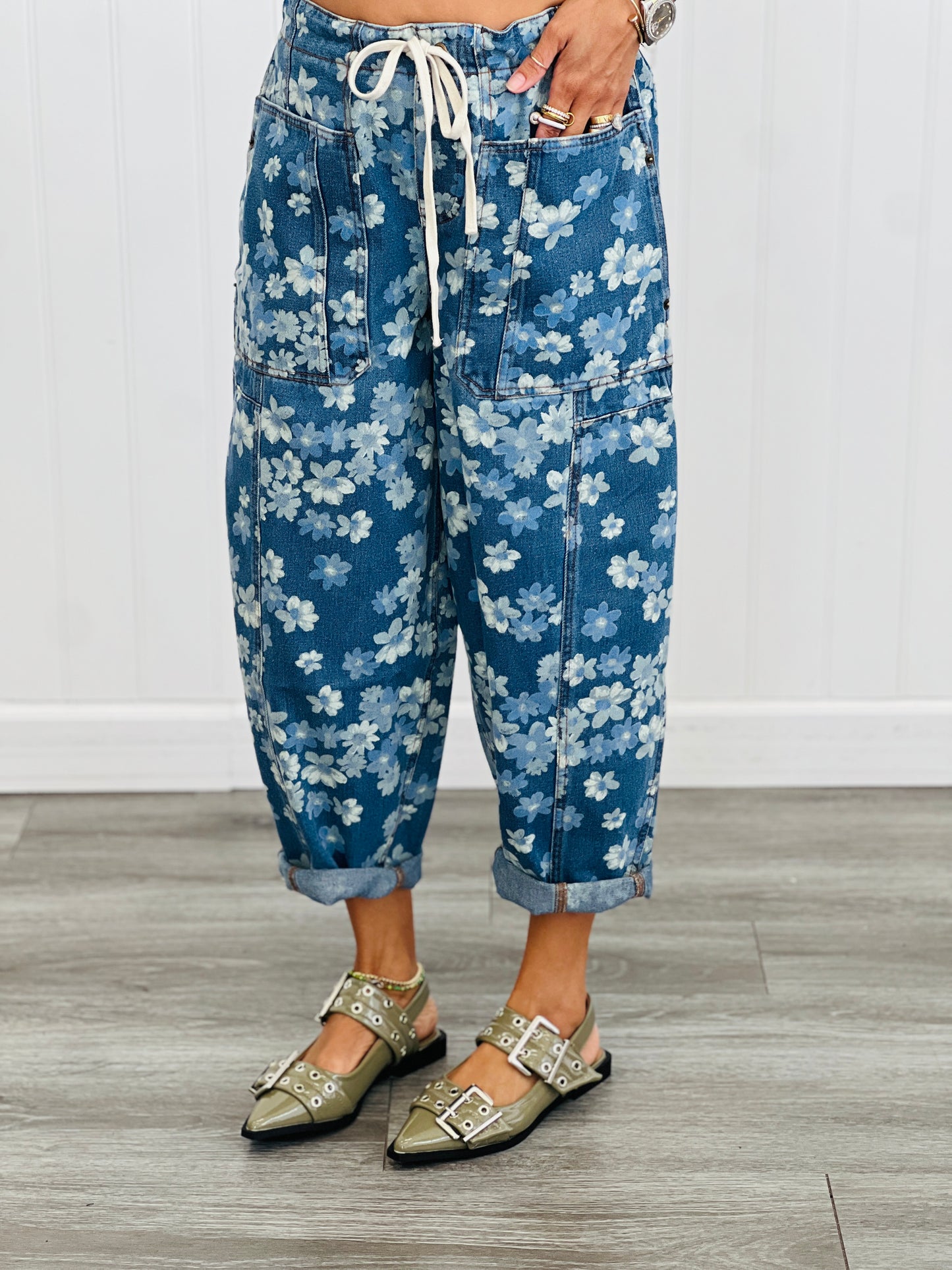 Blue Denim Floral Cropped Barrel Pants (Reg.)