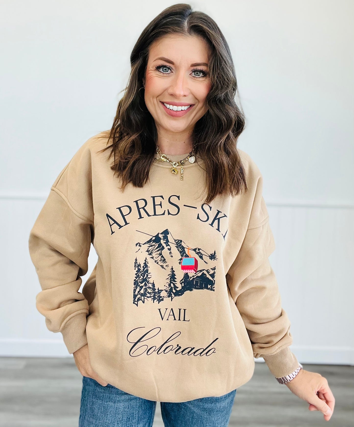 Taupe Apres Ski Graphic Sweatshirt (Reg)