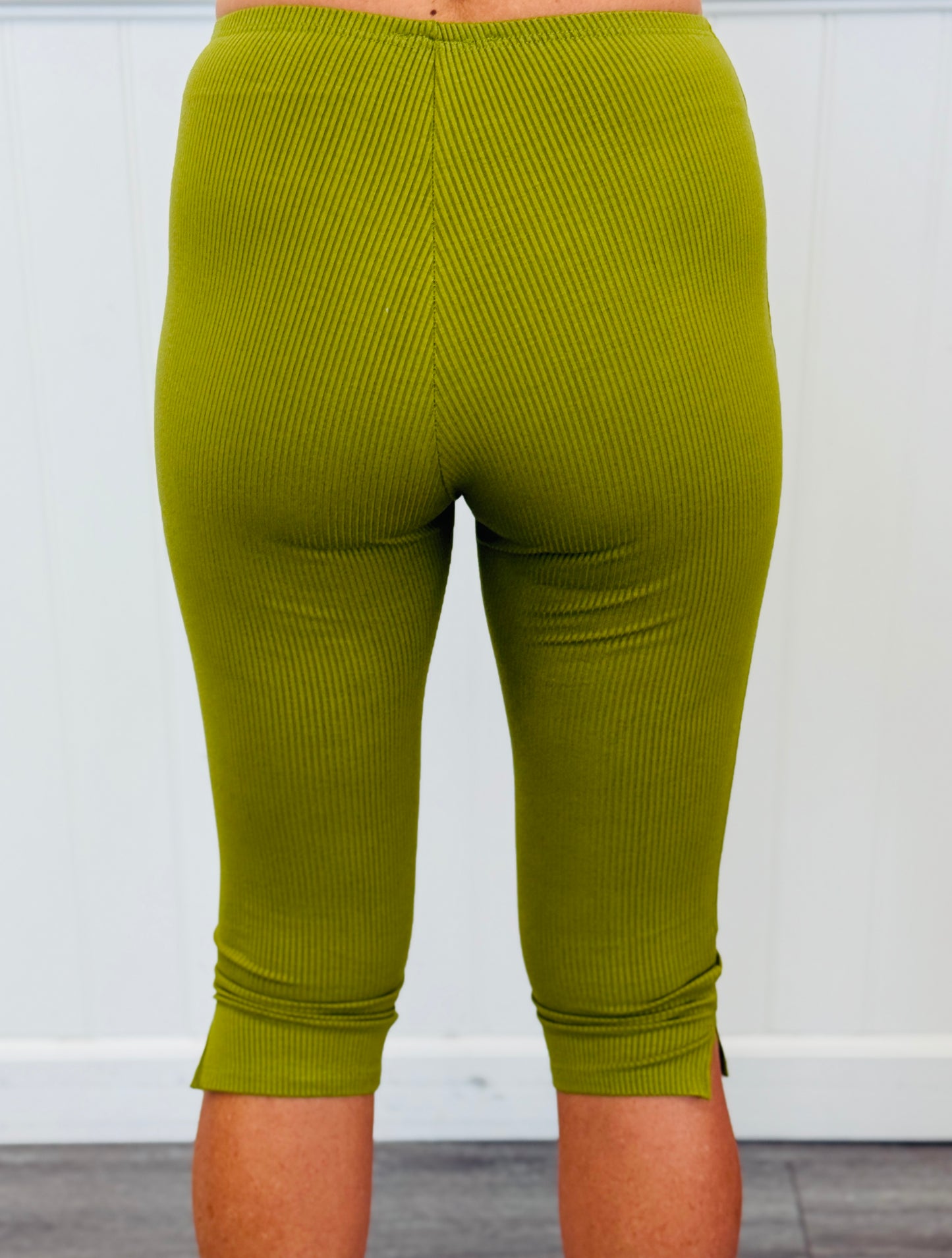 Moss Ribbed Tank Top & Capri Pants Set (Reg.)