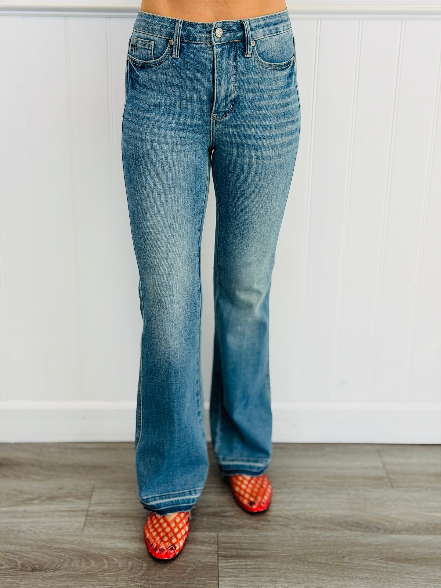 Judy Blue Pull Me Closer Tummy Control Jeans (Reg. and Plus)