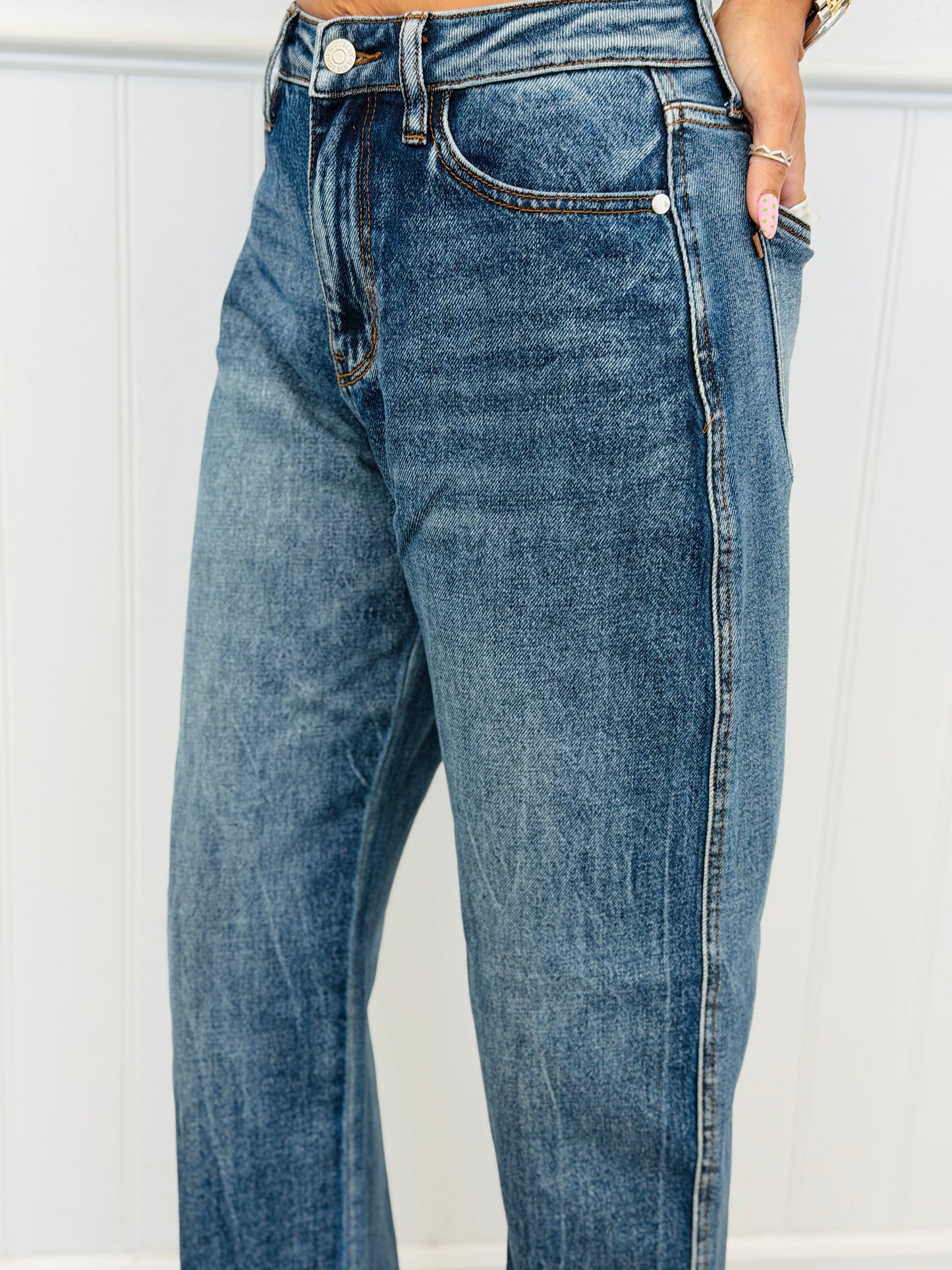 Judy Blue Aspen Arc Rigid Magic Jeans (Reg. and Plus)
