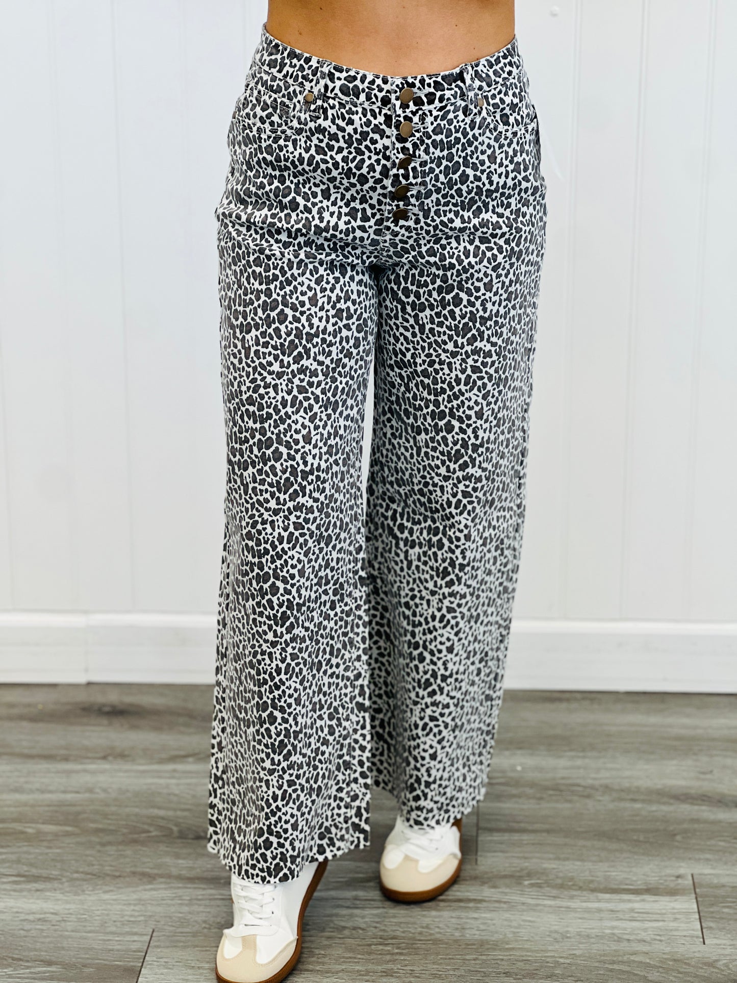 Snow Leopard Washed Stretch Crop Pants (Reg.)