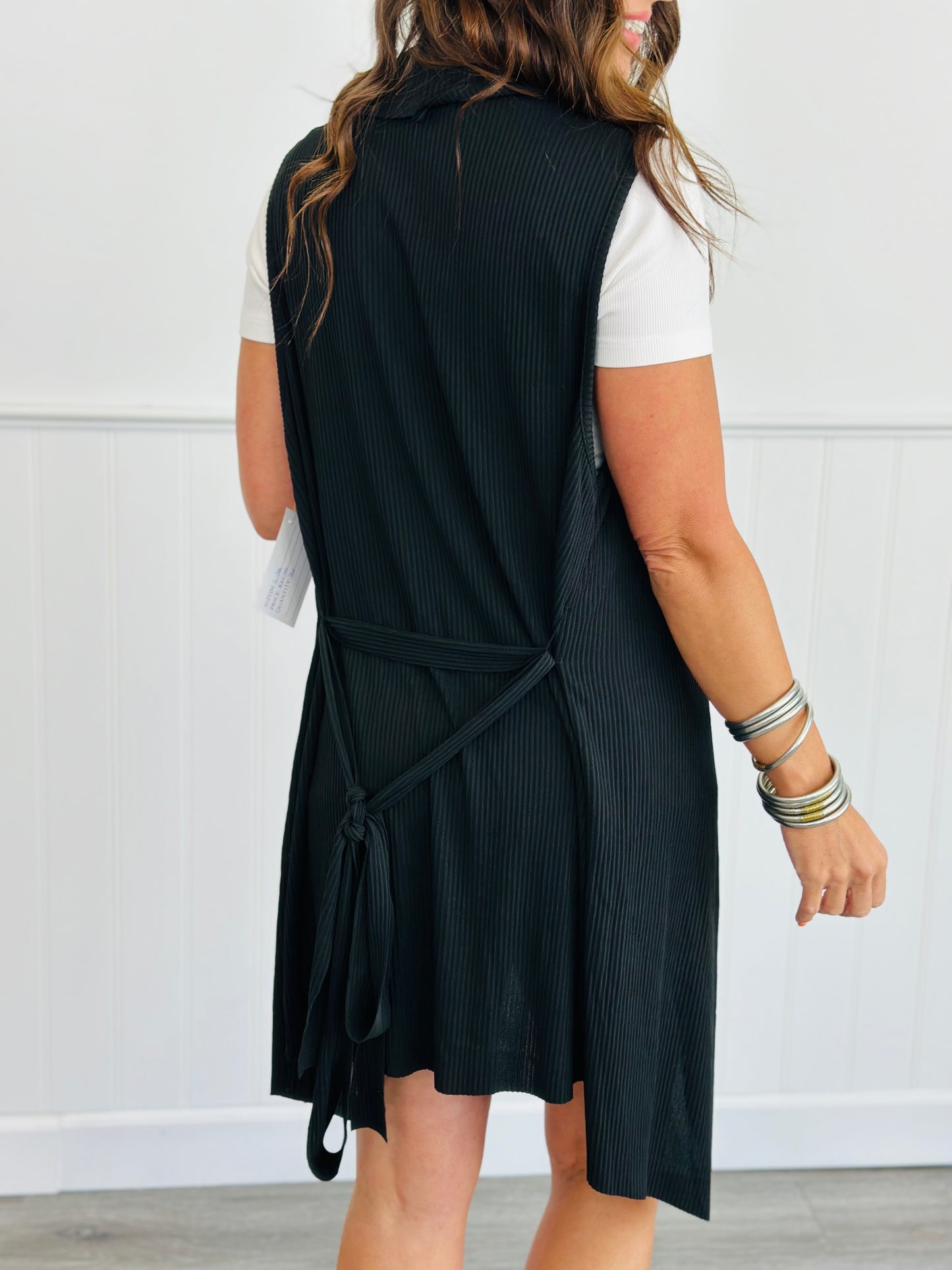 Black Belted Sleeveless Cardigan (Reg & Plus)