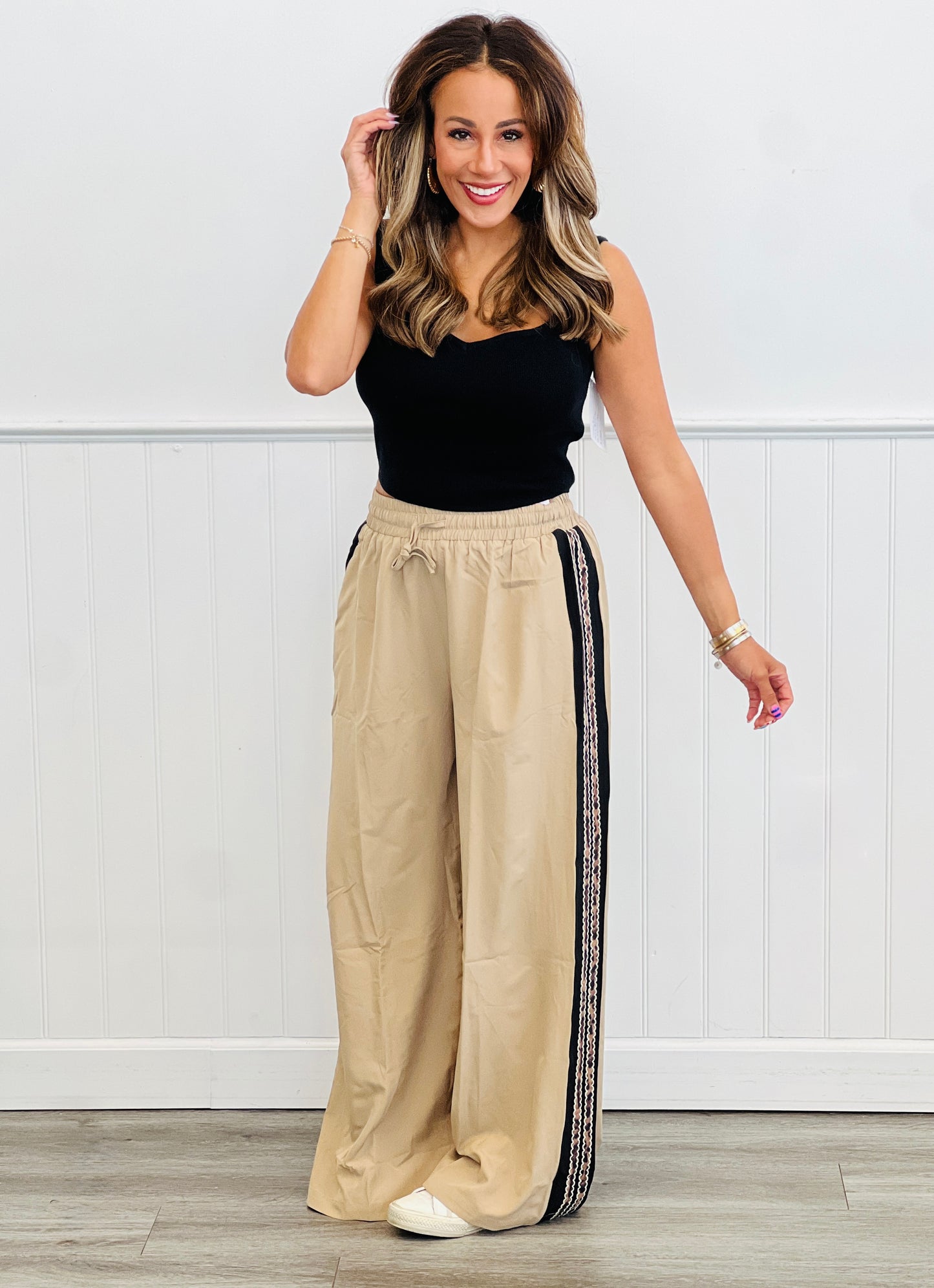 Taupe Contrast Side Border Print Pants (Reg.)