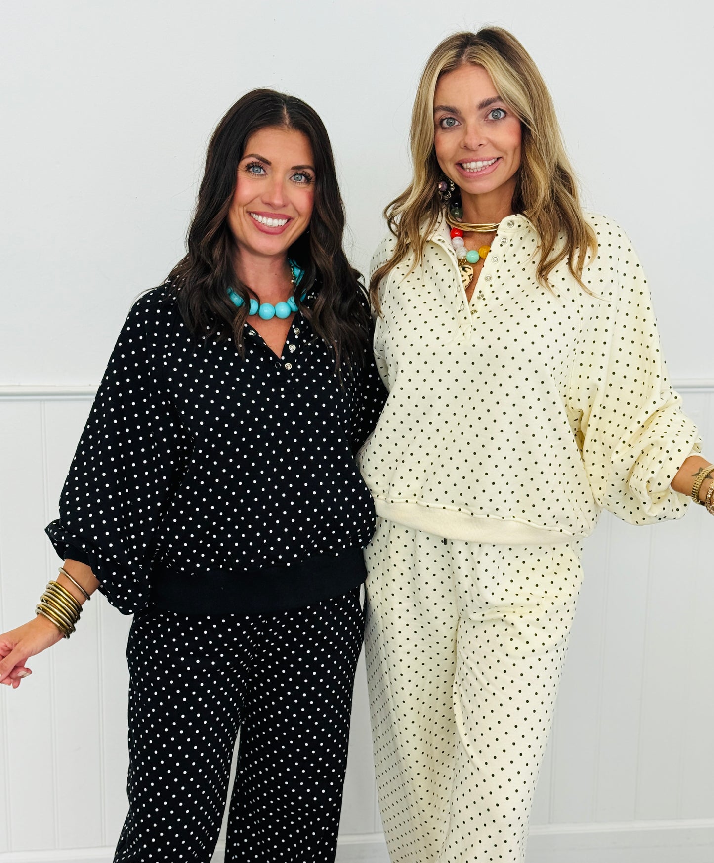 Cozy Micro Polka Dot Sweatshirt (Reg.) - 2 Colors