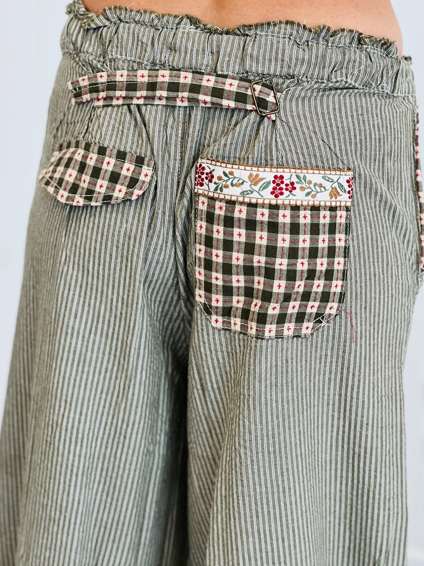 POL Olive Stripe Floral Trim Baggy Pants (Reg.)