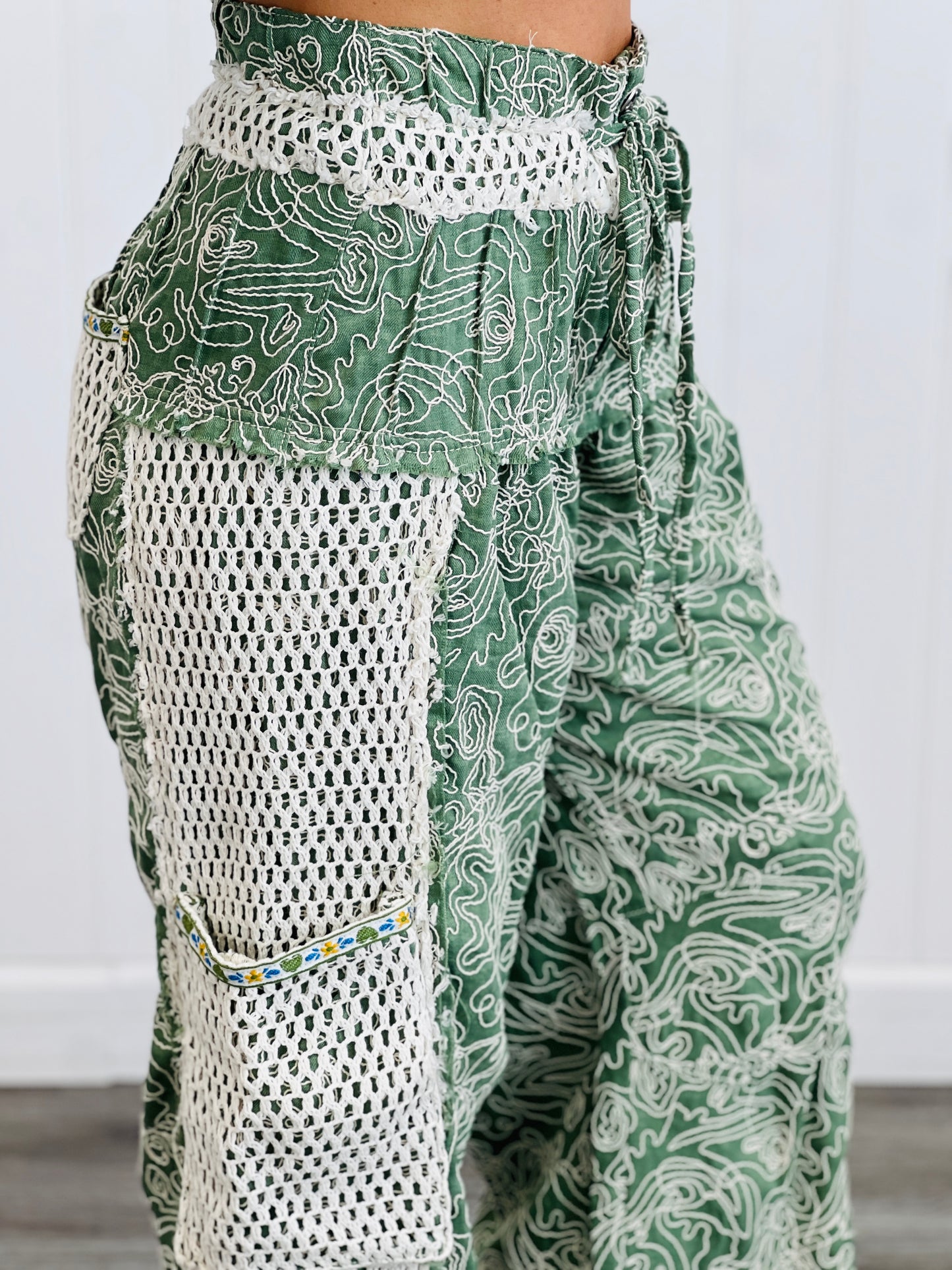 POL Flower Crochet Detailing Wide Leg Pants (Reg.)- 2 Colors