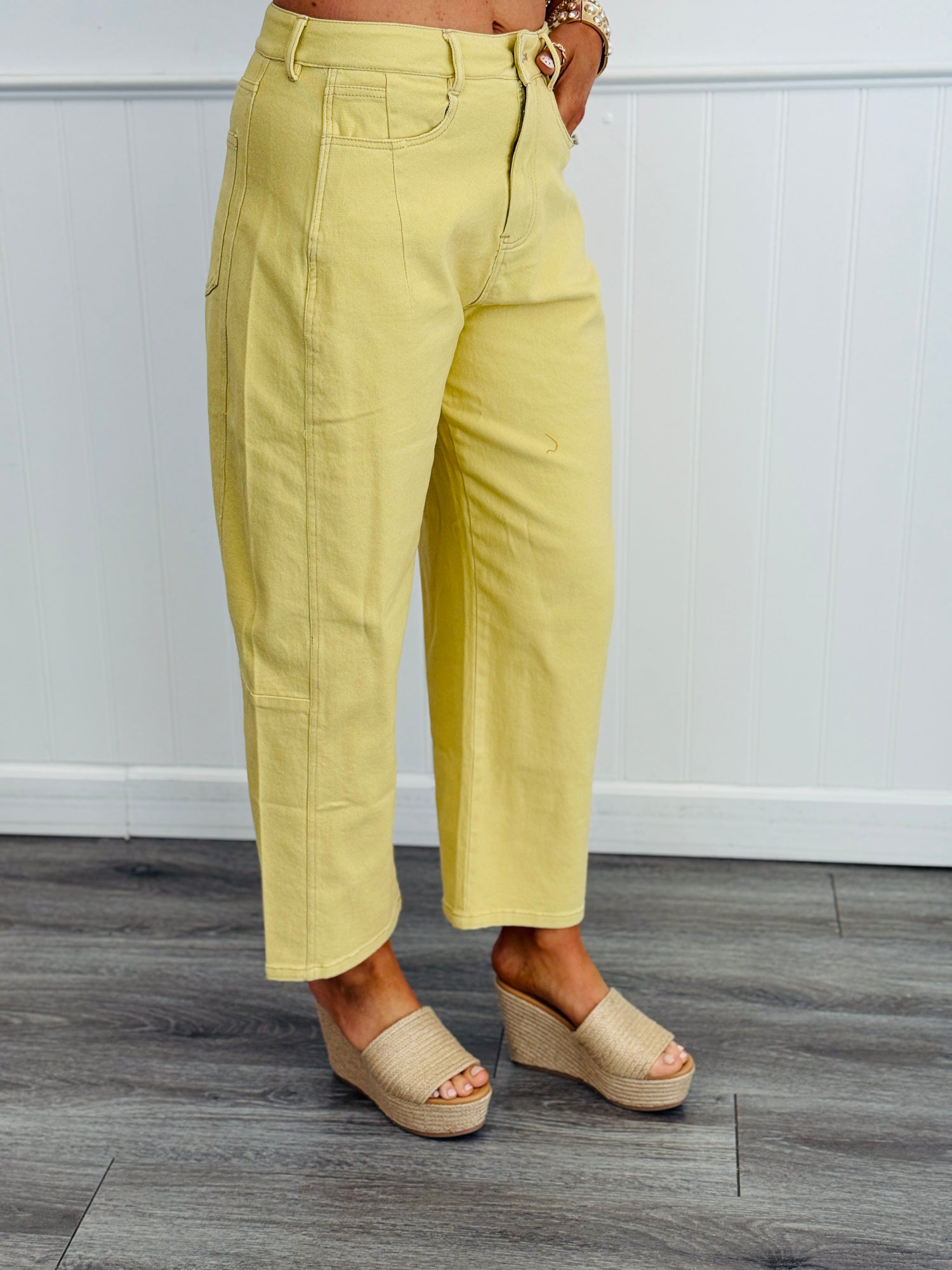 Yellow Iris Crop Barrel Jeans (Reg.) – Walker Rose Boutique