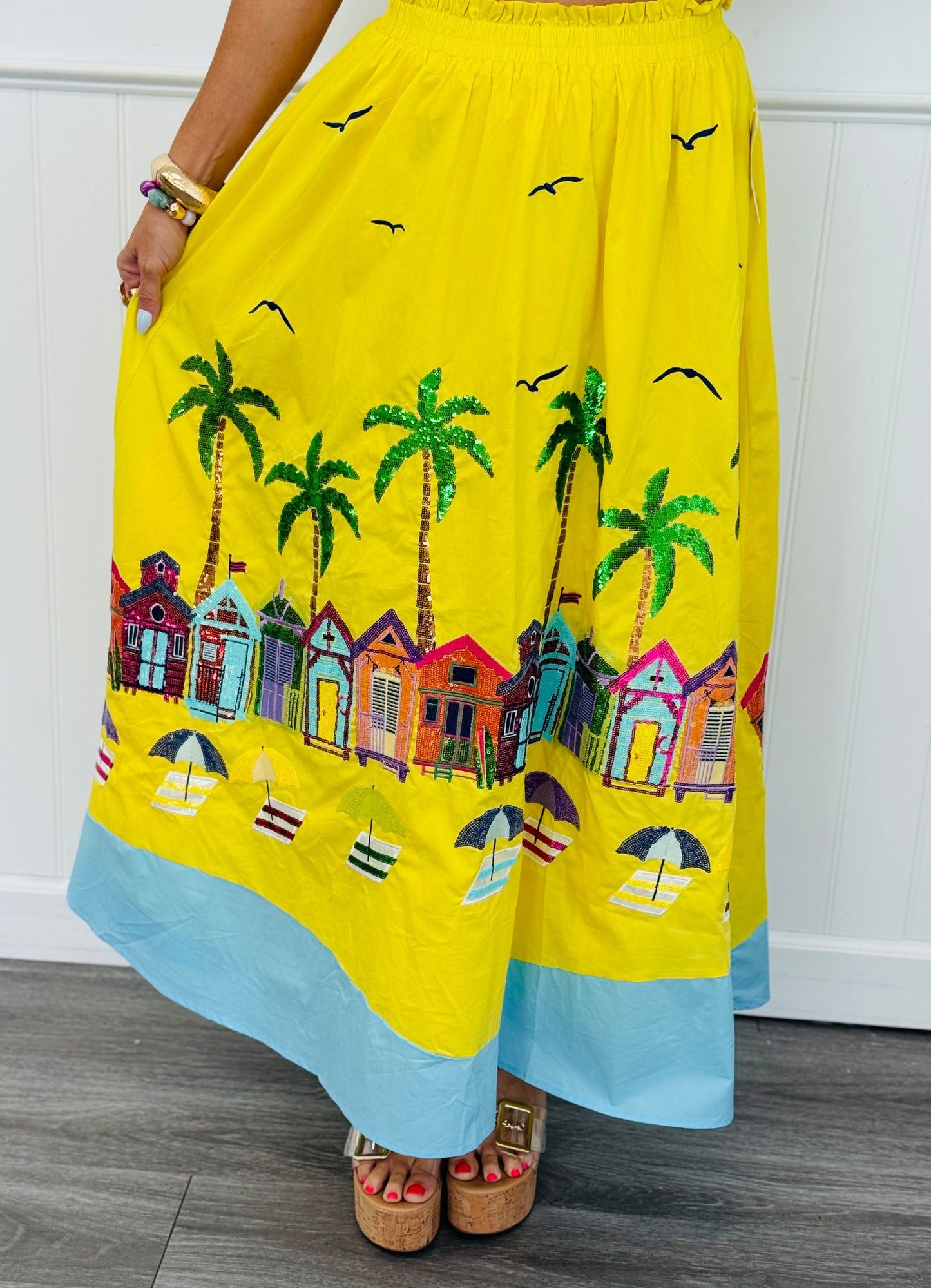 Queen Of Sparkles Yellow Beach Scene Midi Skirt (Reg. & Plus)