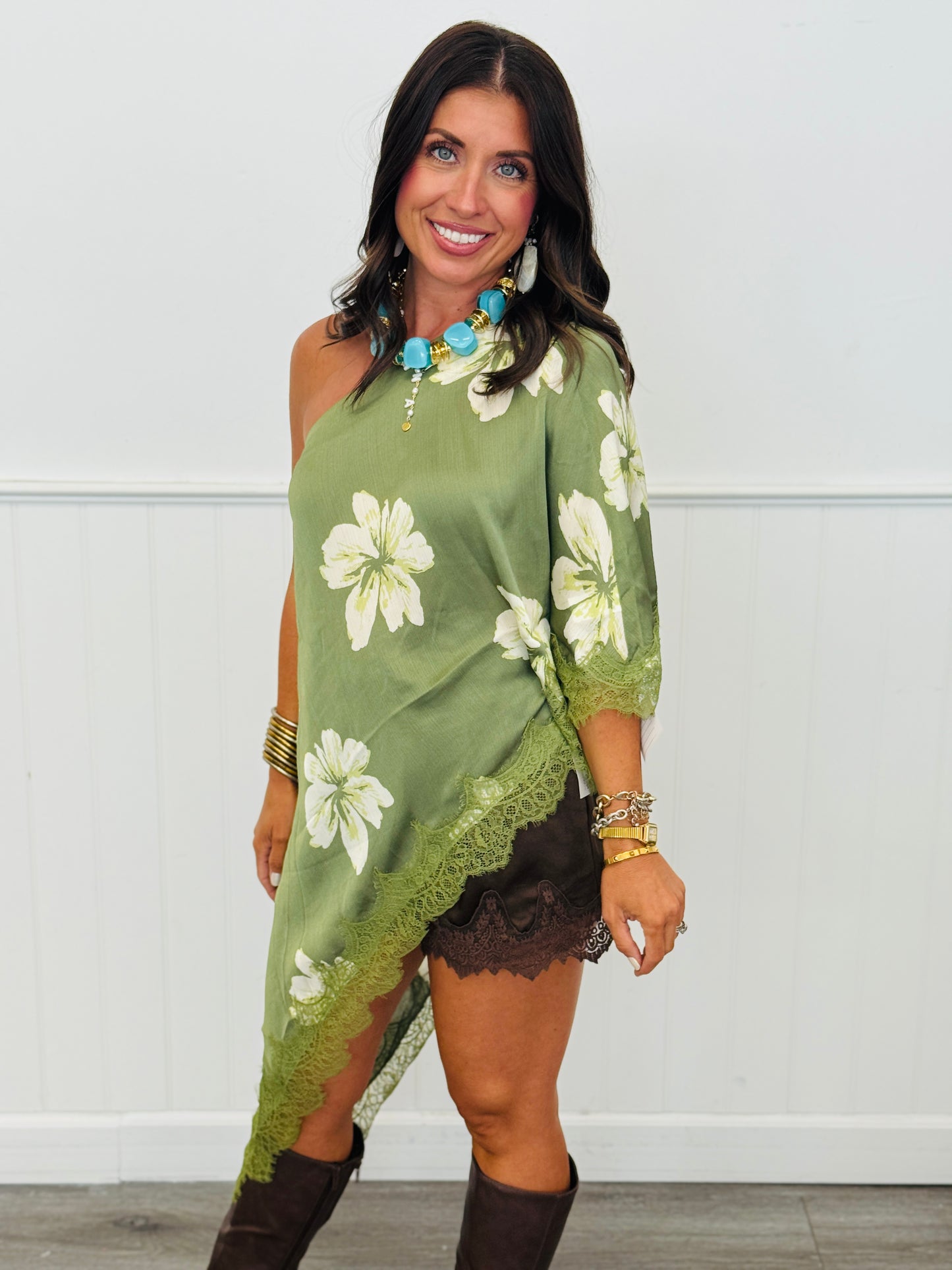 Green Floral Lace Asymmetrical Blouse (Reg.)