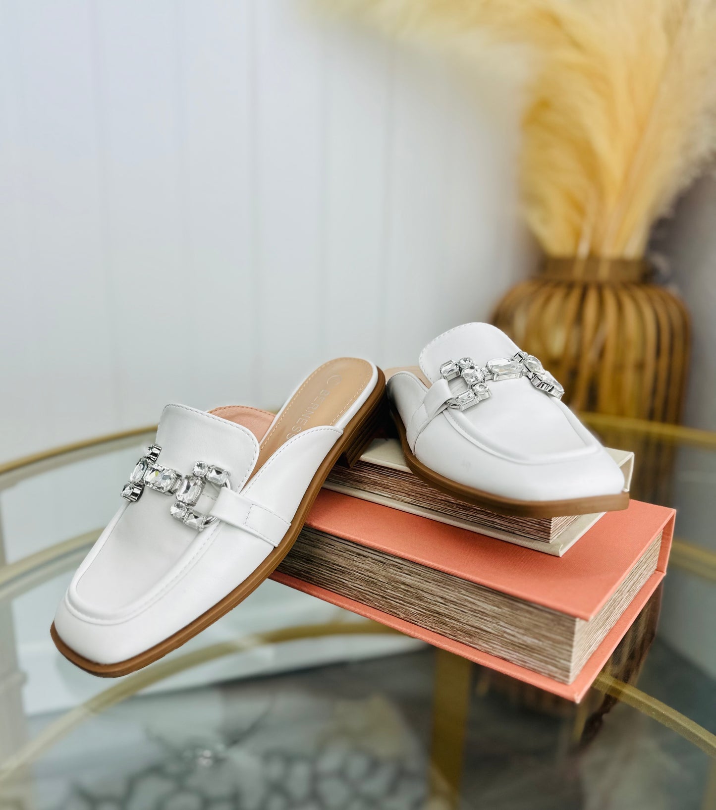 White Making Moves Mules