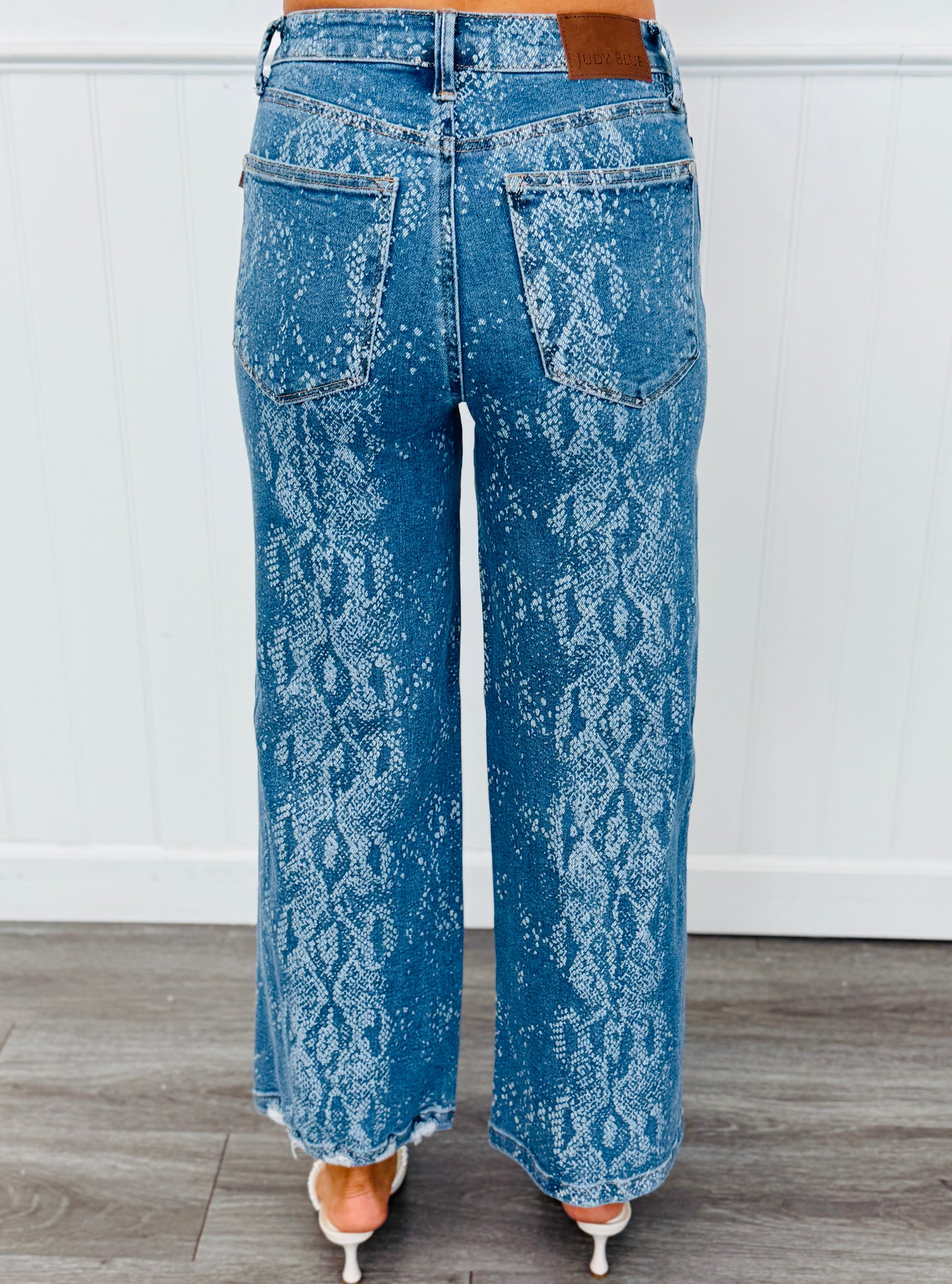 Judy Blue Cobra Cutie Wide Leg Jeans (Reg. and Plus)