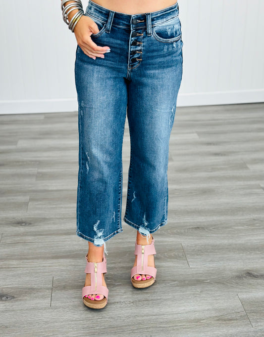 Judy Blue Cute As A Button Fly Crop Jeans (Reg. and Plus)