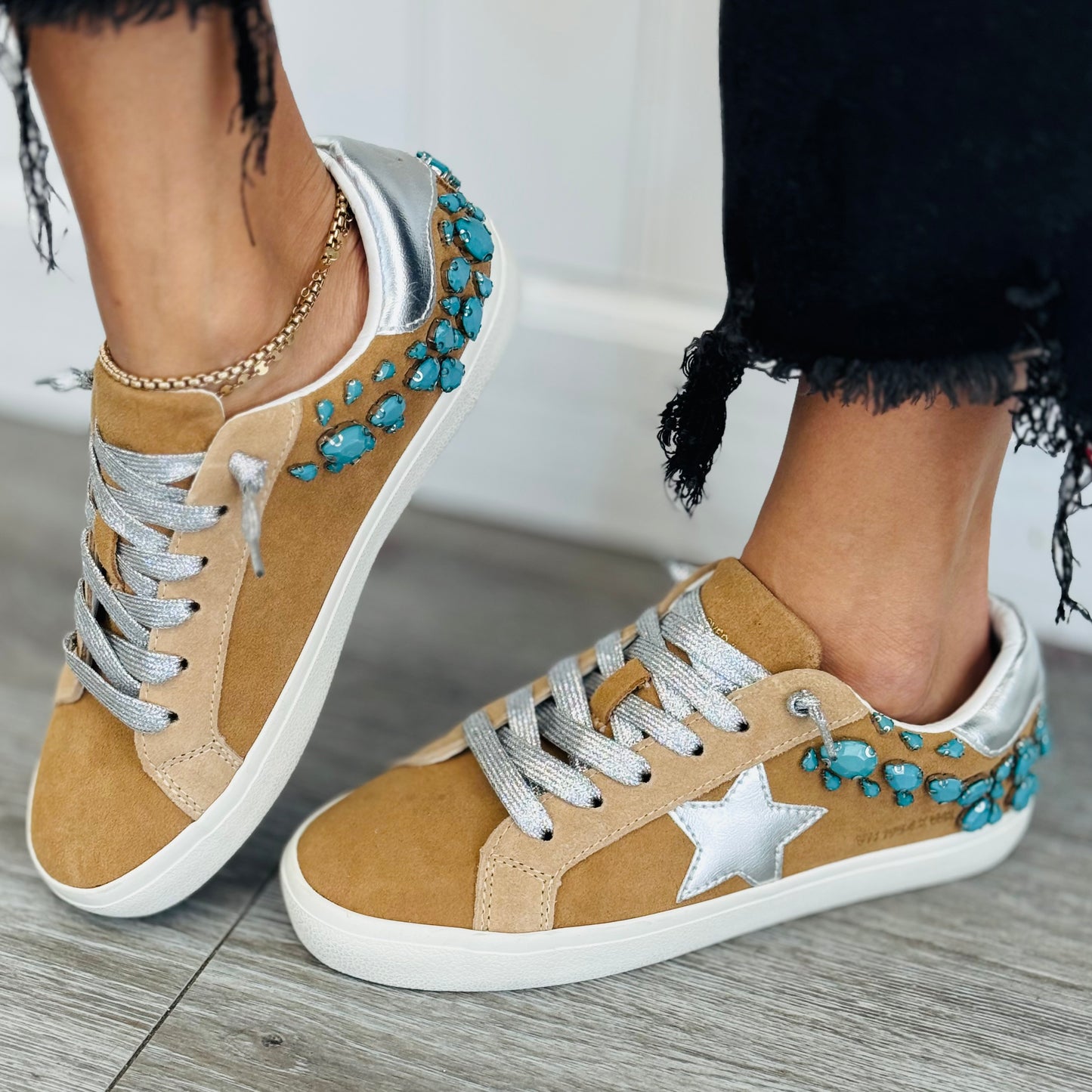 VH x WR Wanderlust Sneakers