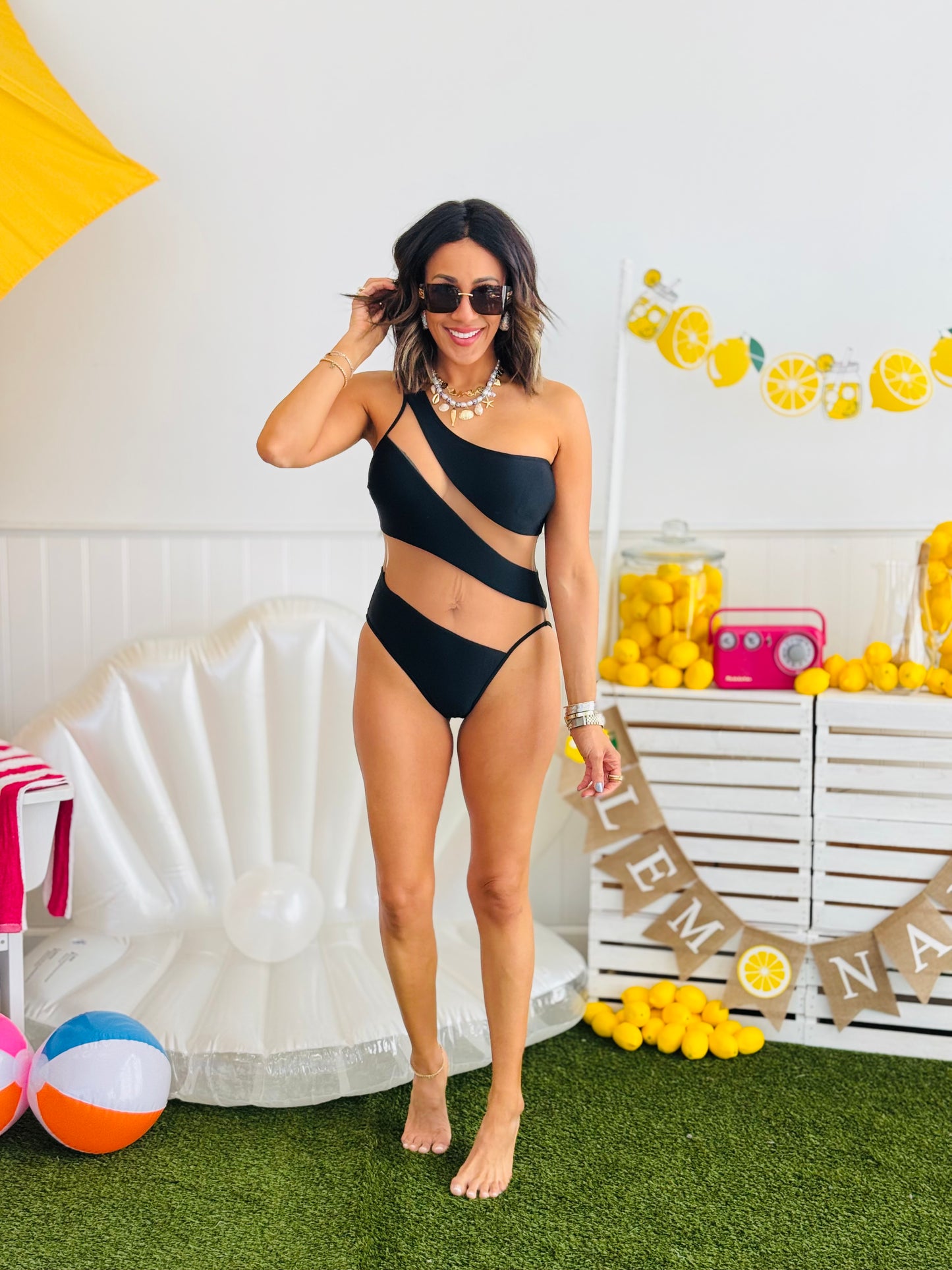 Black Mesh Detailed One Piece Swimsuit (Reg.)