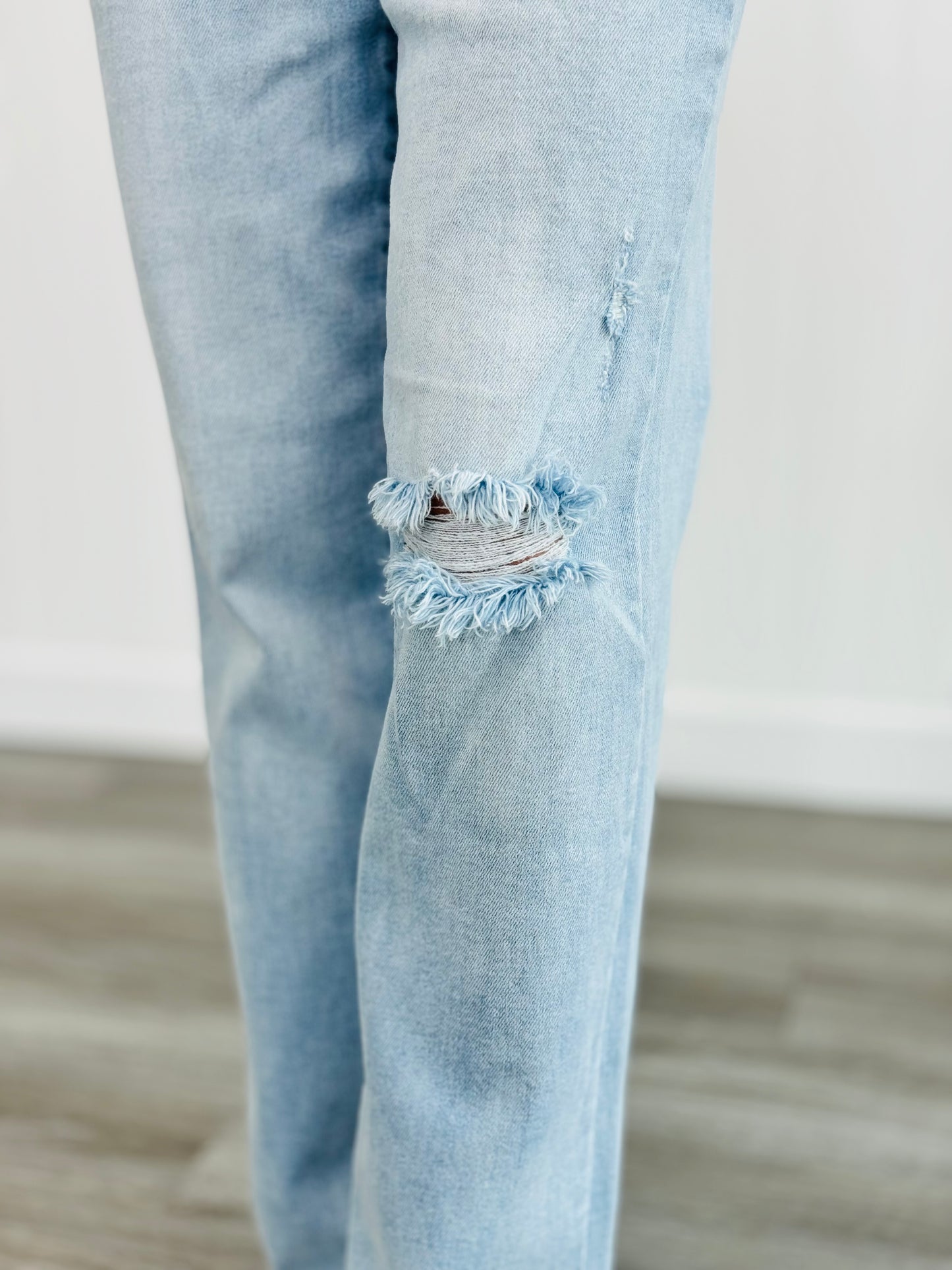 Judy Blue 90's Raise The Roof Straight Jeans (Reg. and Plus)