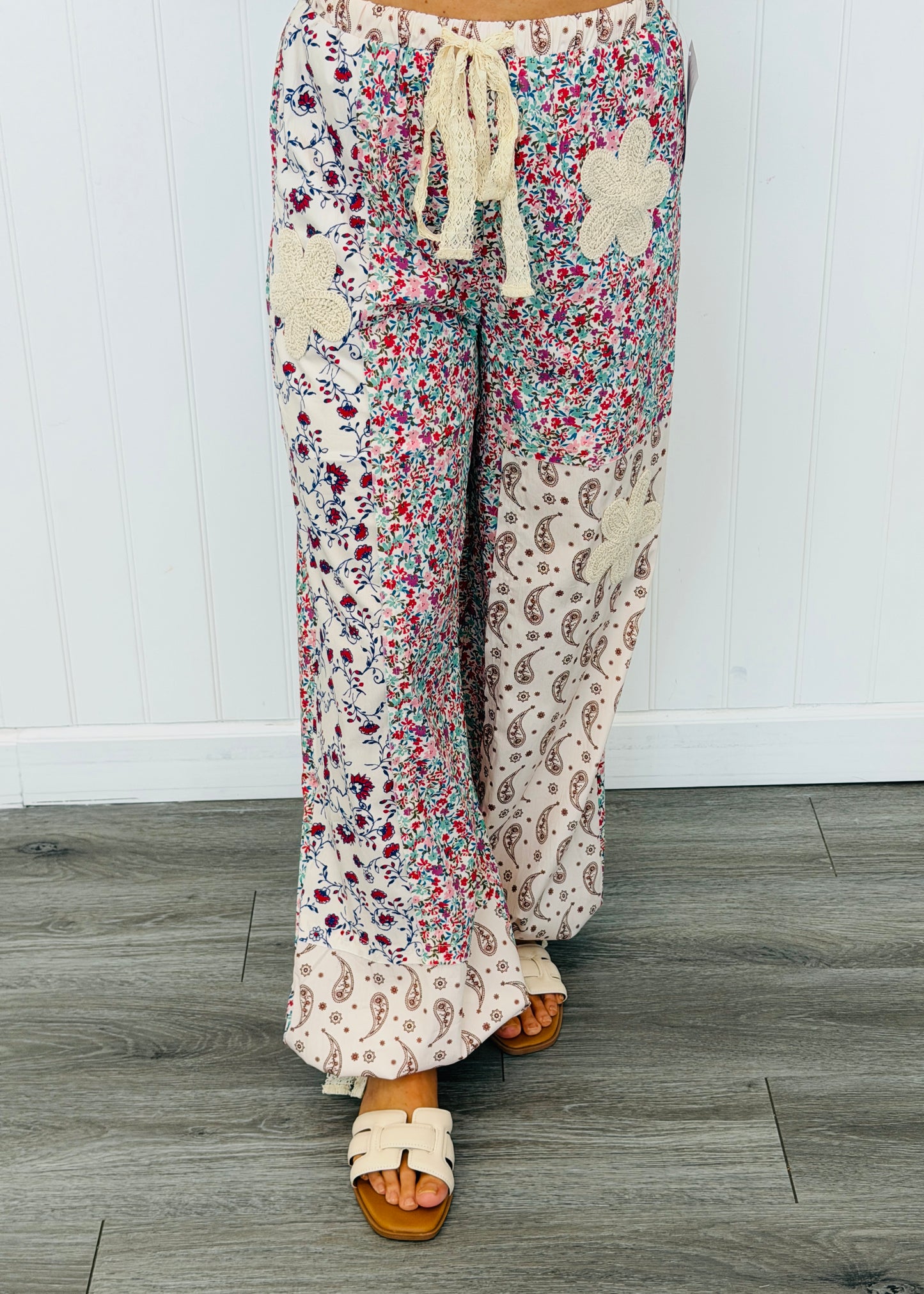 Cream Floral Jogger Pants (Reg & Plus)