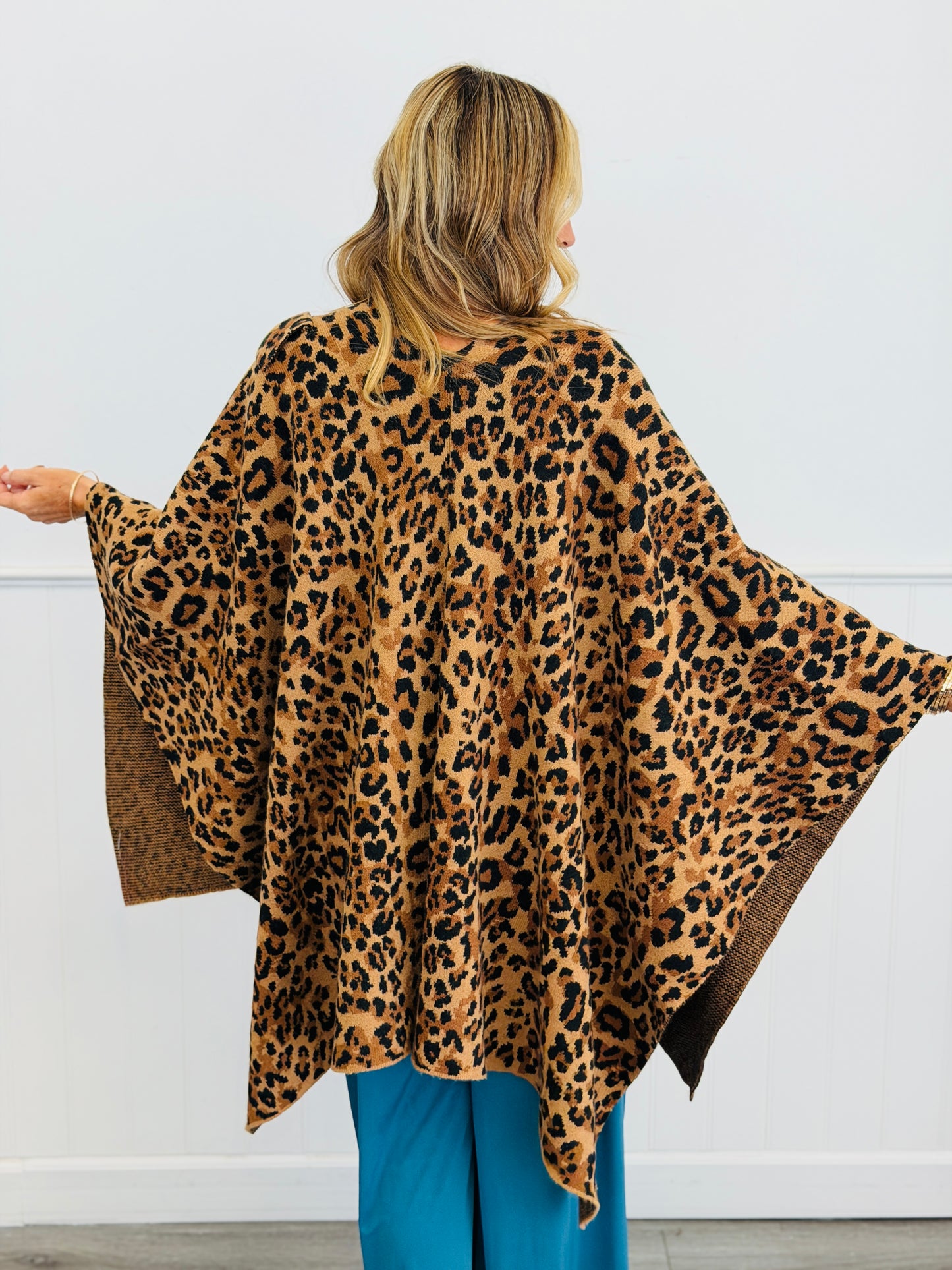 Wildly Chic Leopard Cardigan (OS)