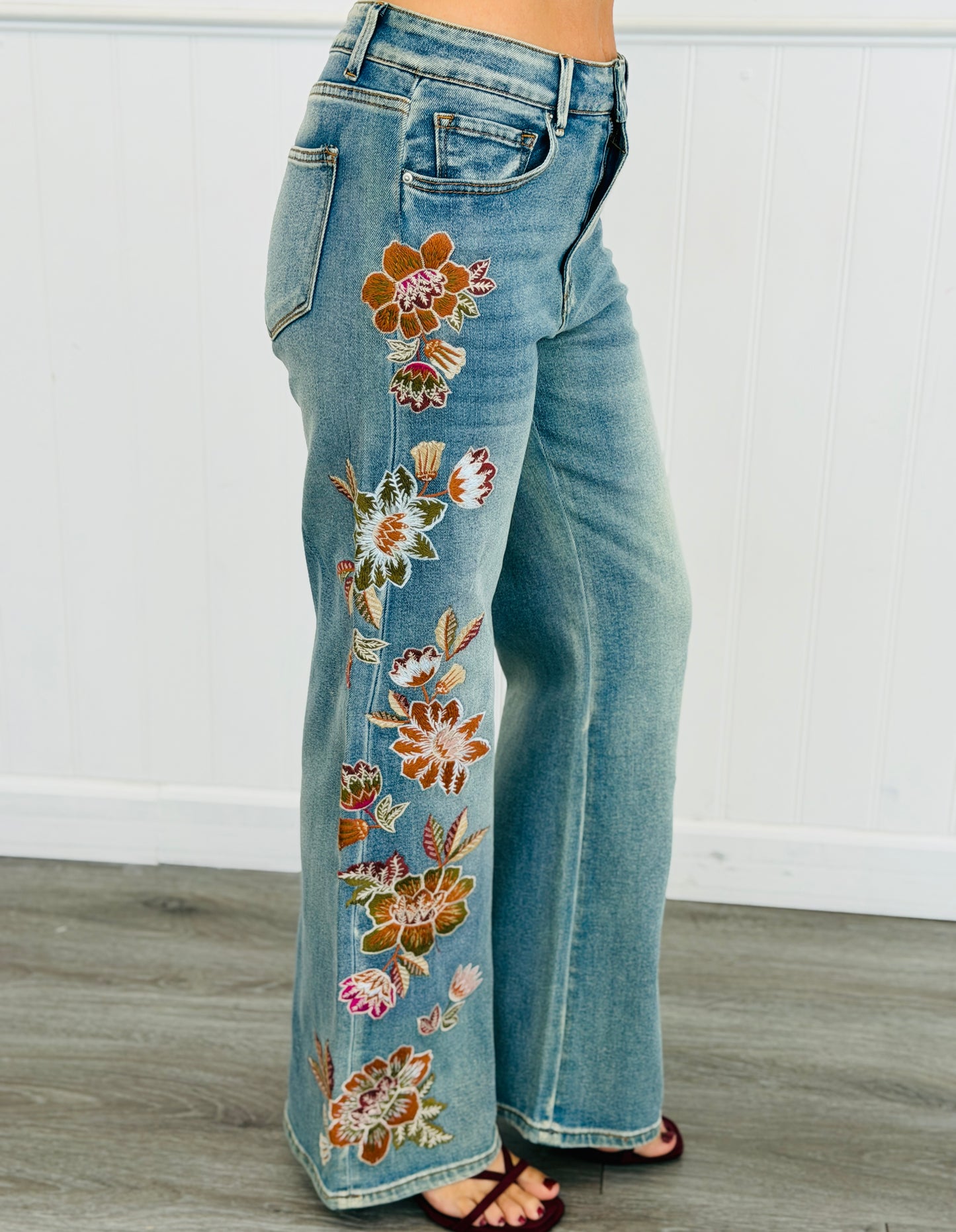 Medium Wash Embroidered Flowers Jeans (Reg.)