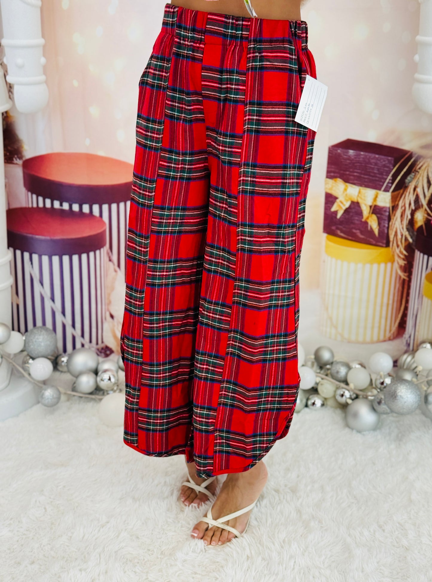 Red Checkered Tulip Hem Pants (Reg.)