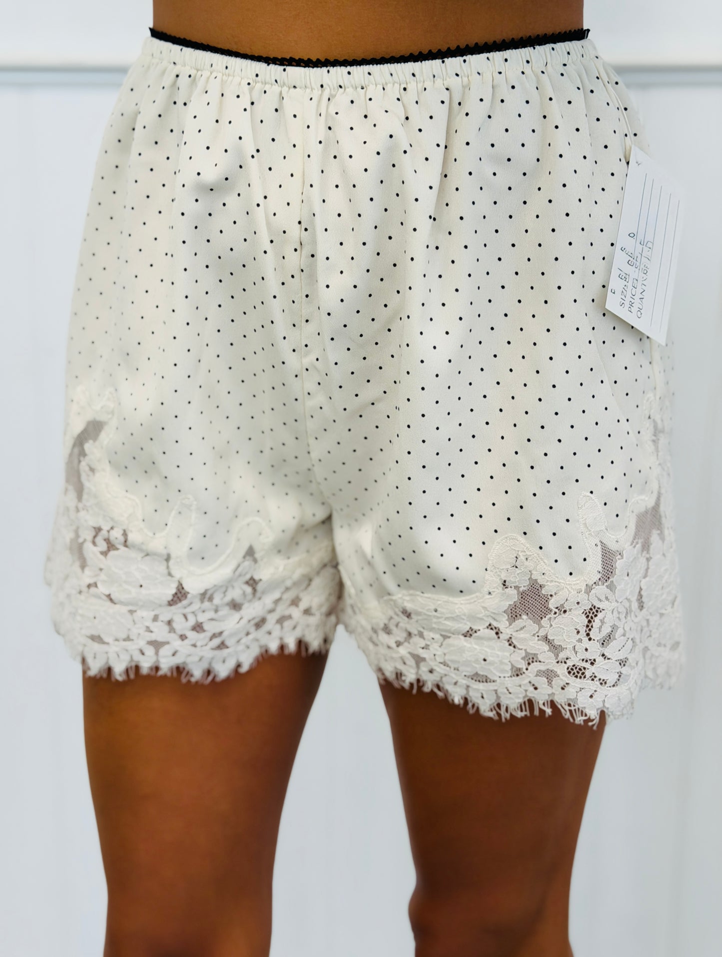 Cream Polka Dot Lace Hem Shorts (Reg.)