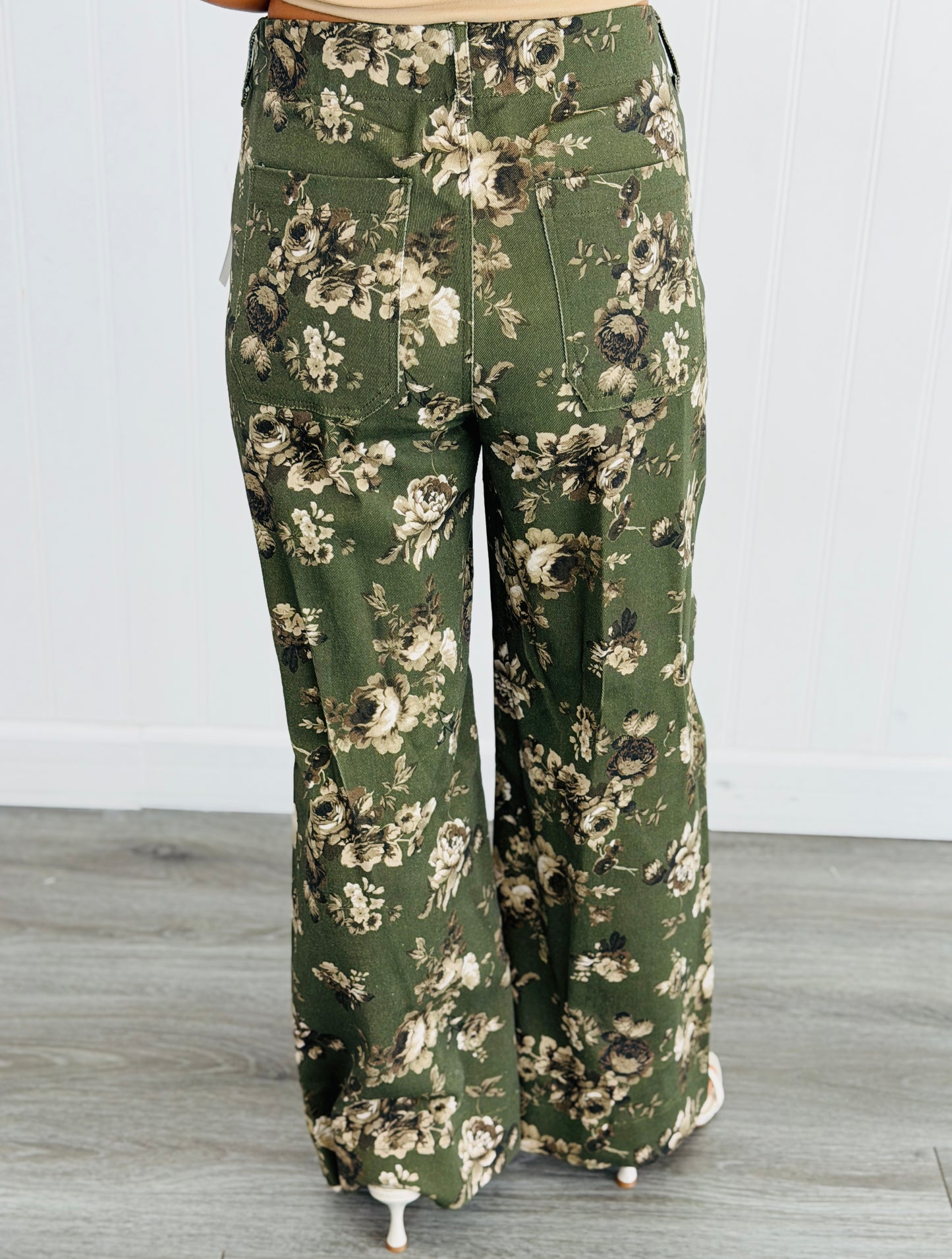 Olive Floral Print Wide Leg Crop Pants (Reg & Plus)