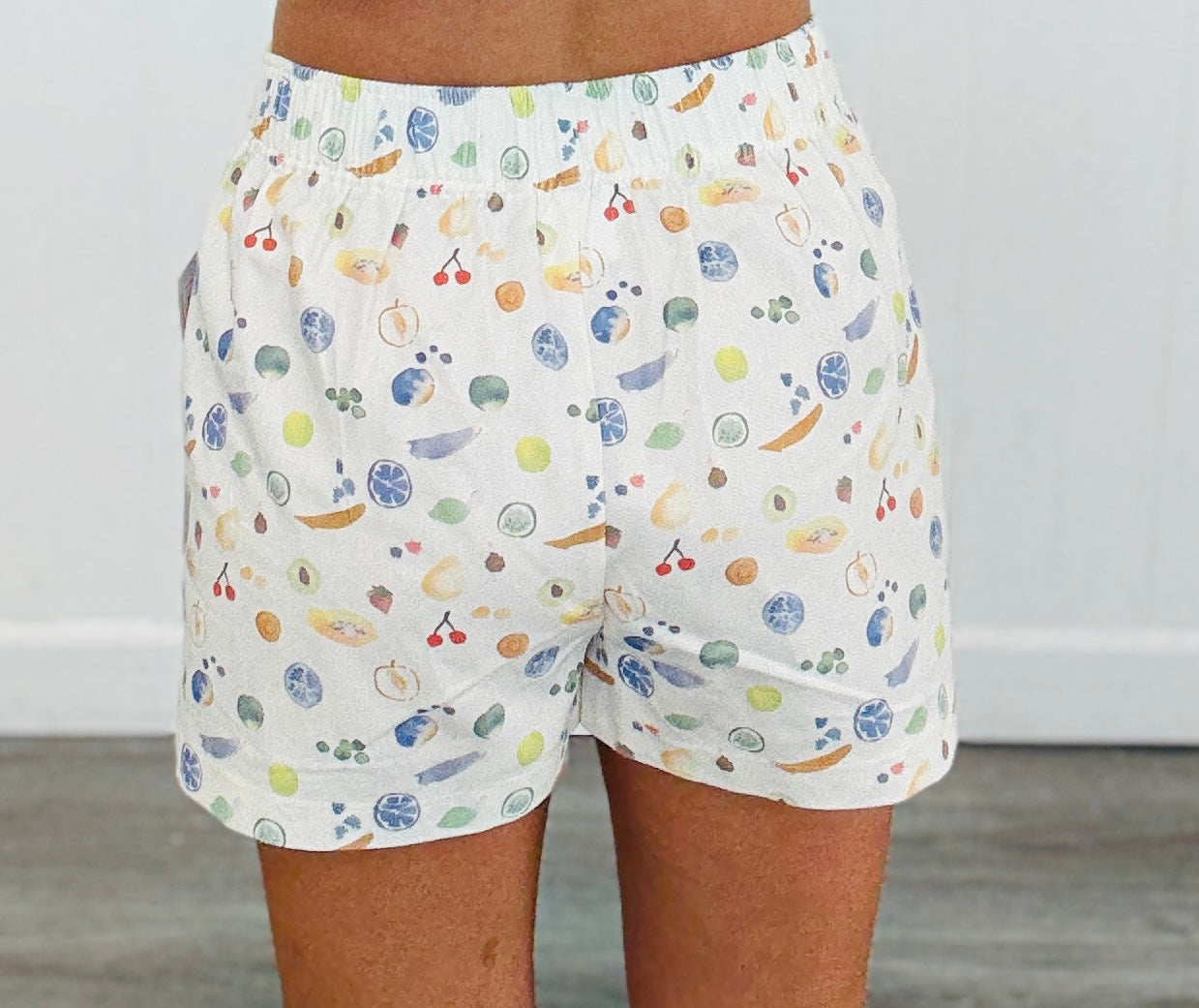 Ivory Fruit Printed Shorts (Reg.)
