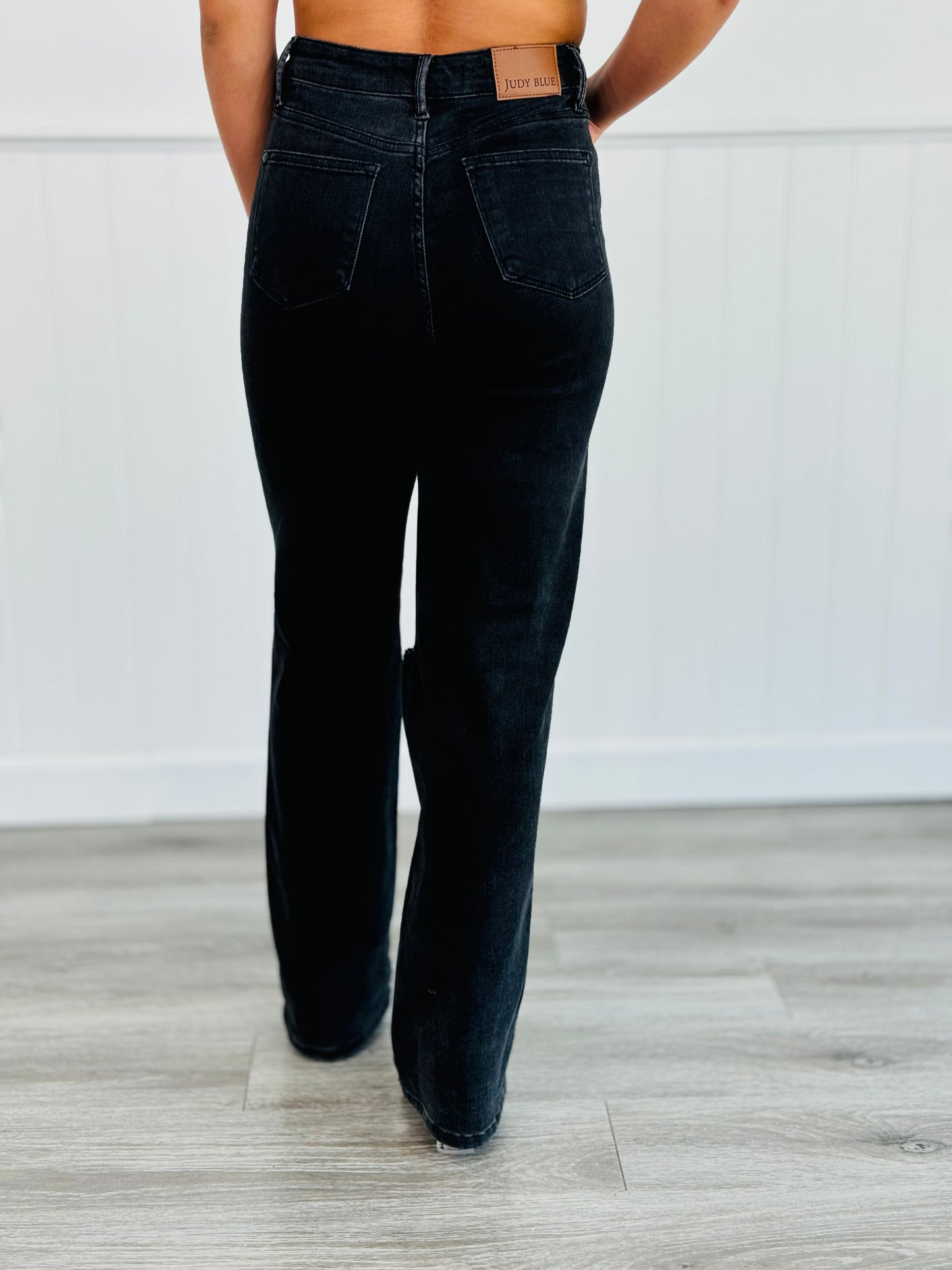 Judy Blue Beyond The Magic Rigid Straight Jeans (Reg. and Plus)