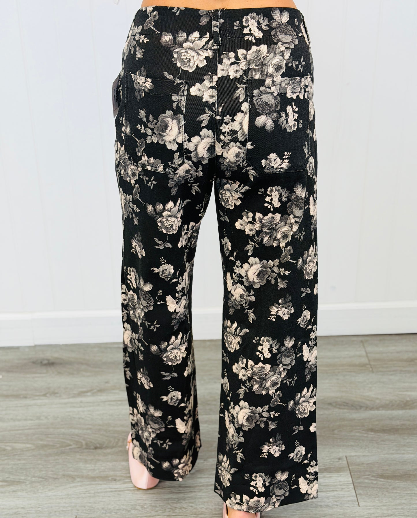 Black Floral Print Wide Leg Crop Pants (Reg & Plus)
