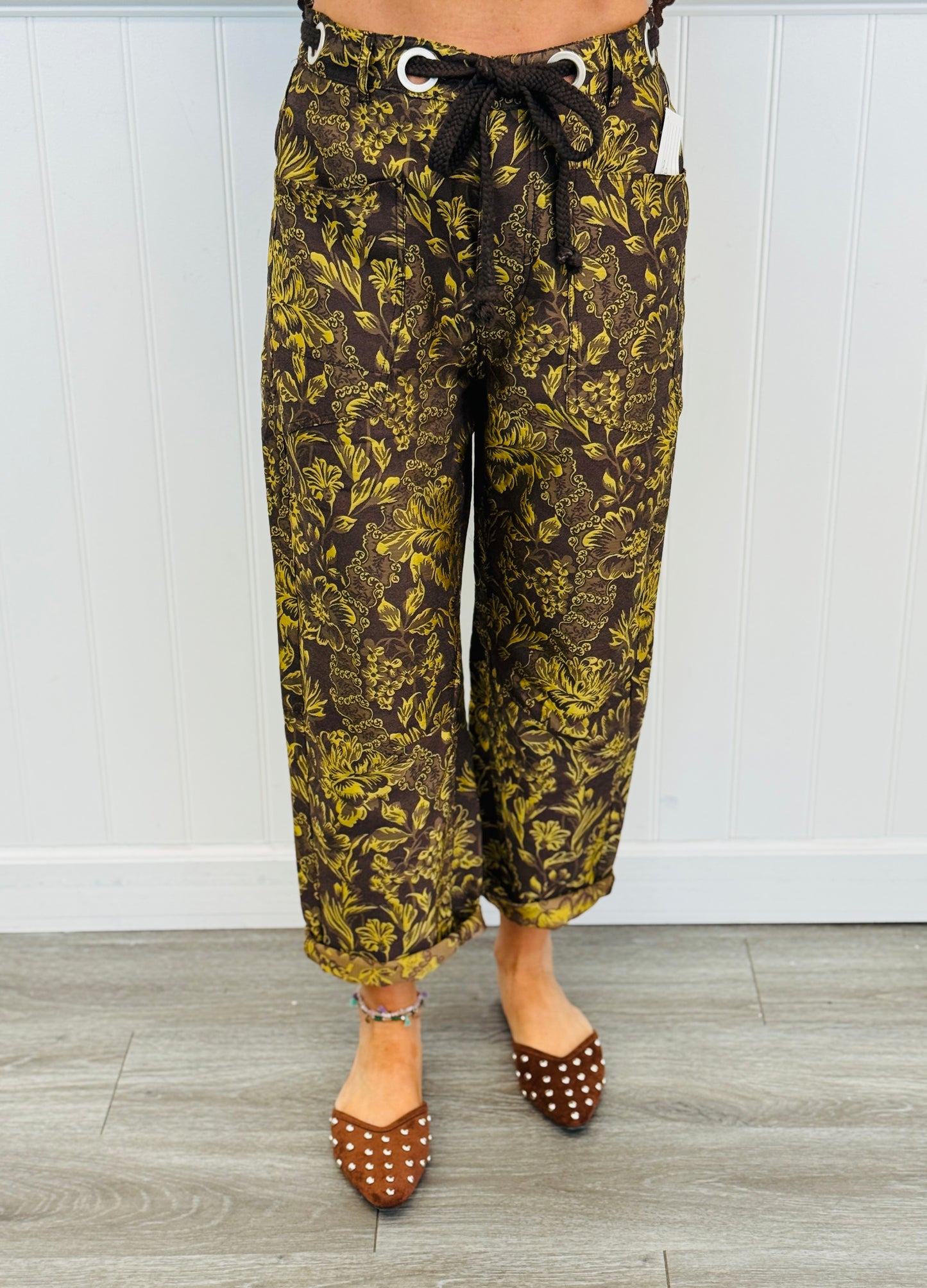 Brown Floral Jacquard Barrel Jeans (Reg.)