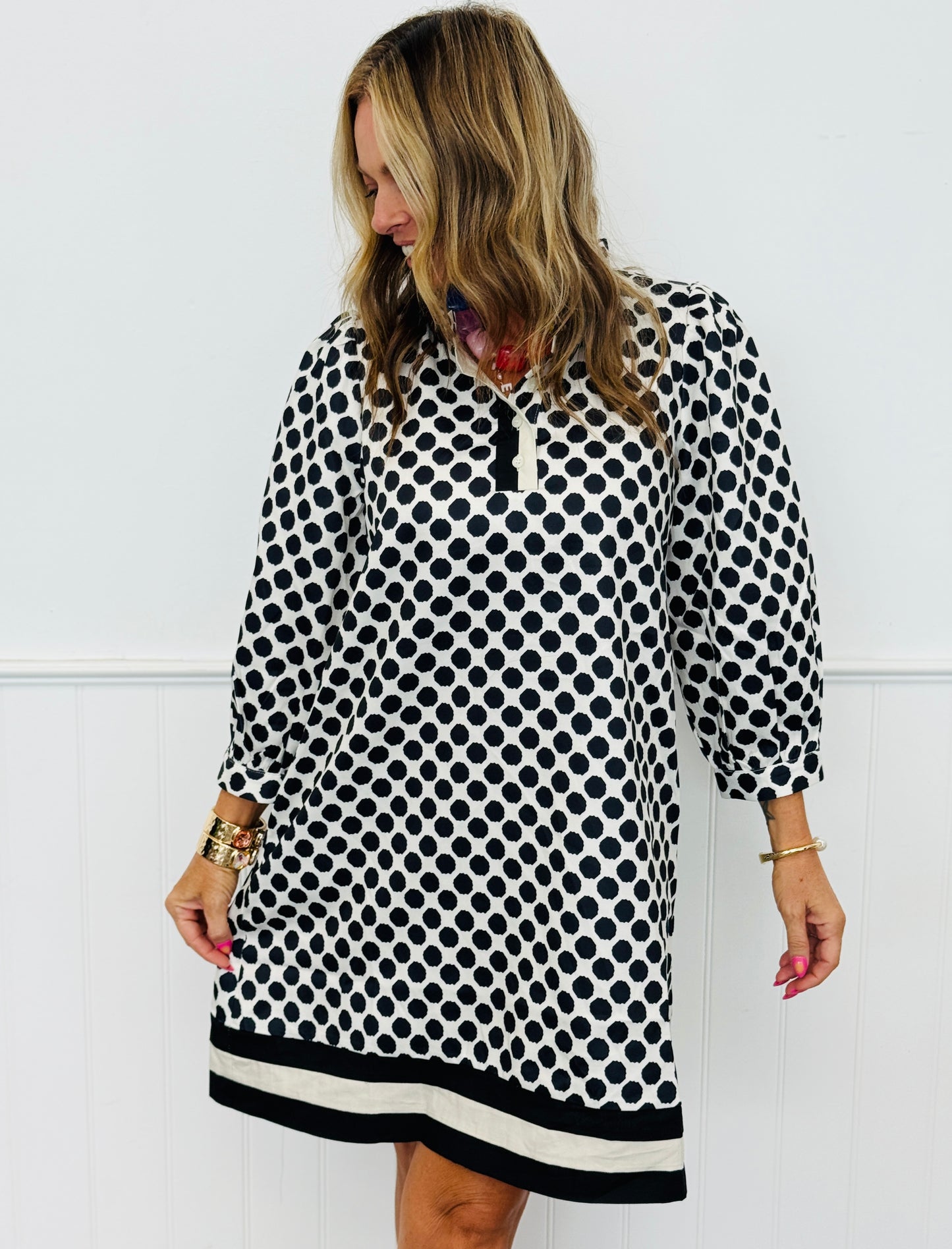 White/Black Polka Dot Knee Length Shift Dress (Reg & Plus)
