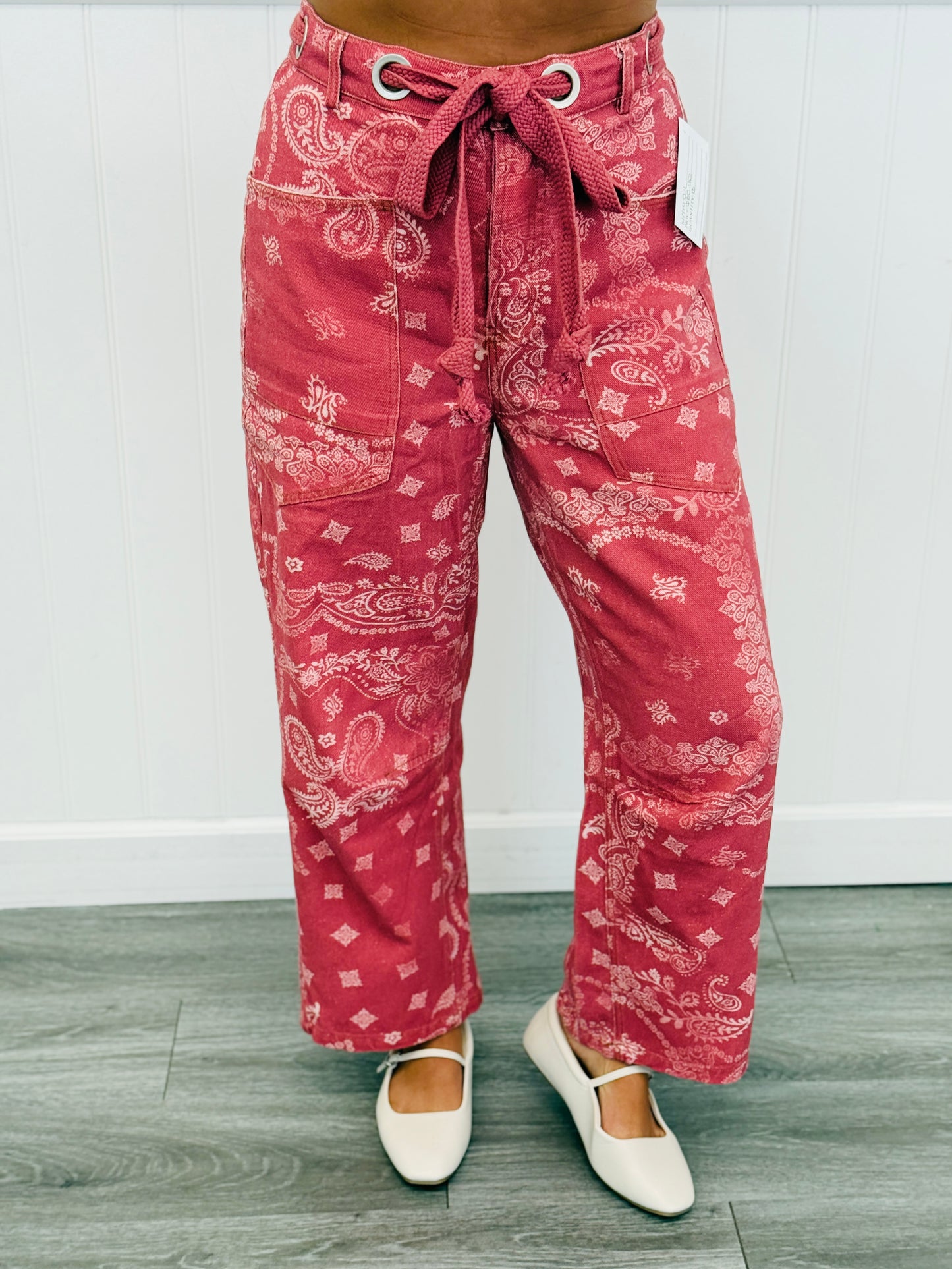 Dusty Rose Bandana Paisley Print Barrel Pants (Reg.)