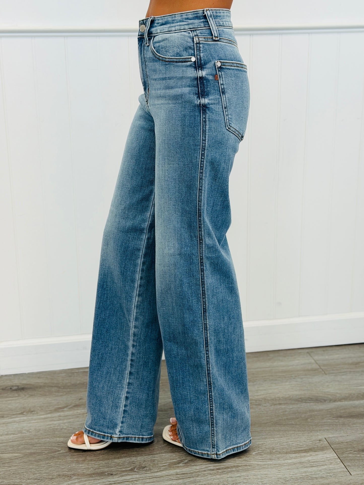 Judy Blue Everyday Icon Column Jeans (Reg. and Plus)