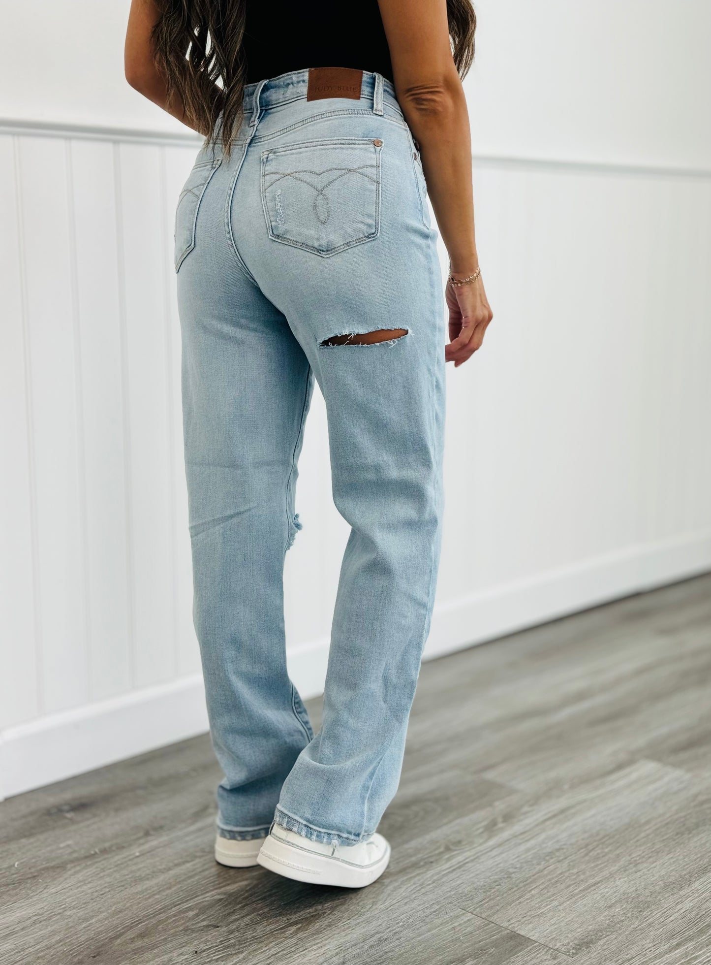 Judy Blue 90's Raise The Roof Straight Jeans (Reg. and Plus)