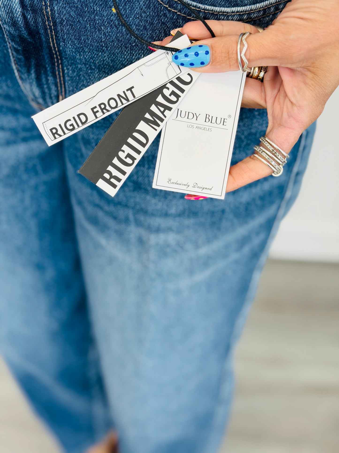 Judy Blue Boulevard Barrel Jeans (Reg. and Plus)