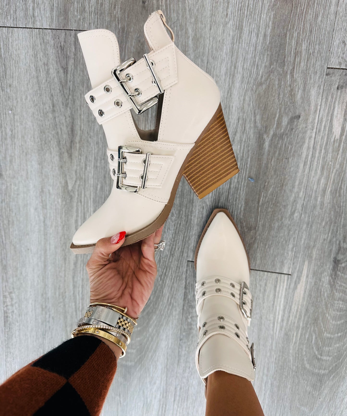 Bone Feeling Fresh Ankle Booties