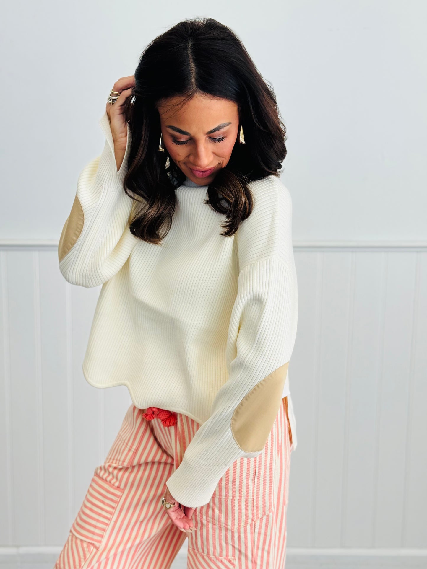 Turtleneck Wavy Hem Sweater Top (Reg & Plus)-2 Colors