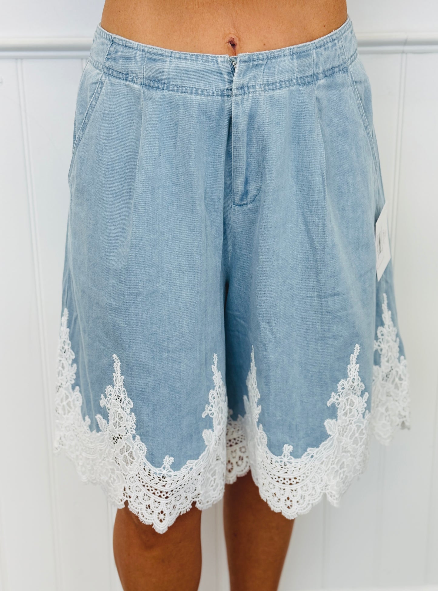 Denim Lace Bermuda Shorts (Reg.)