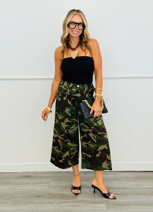 Camo Print Cropped Pants (Reg. and Plus)