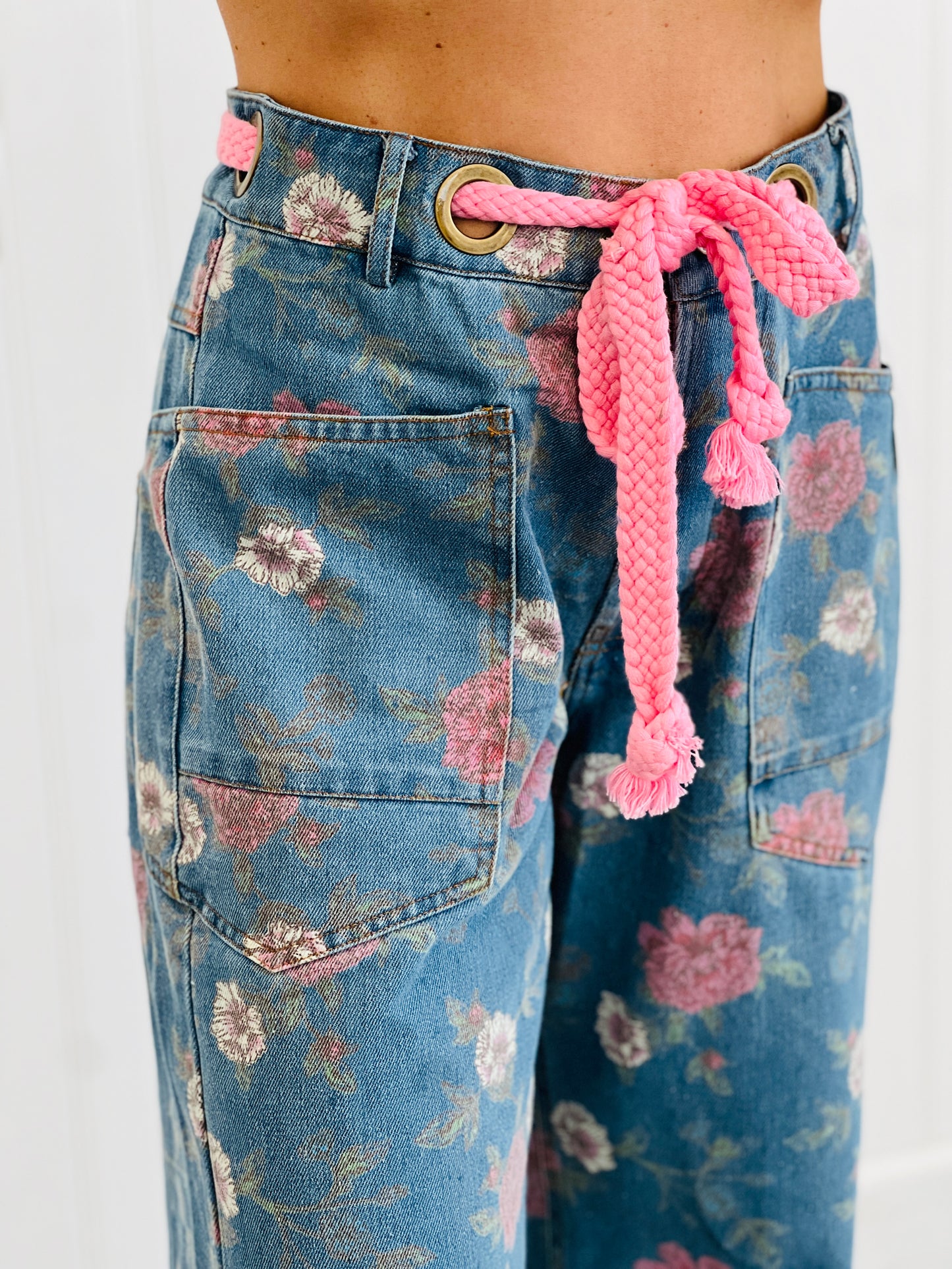 Light Denim Rose Print Drawstring Barrel Pants (Reg.)