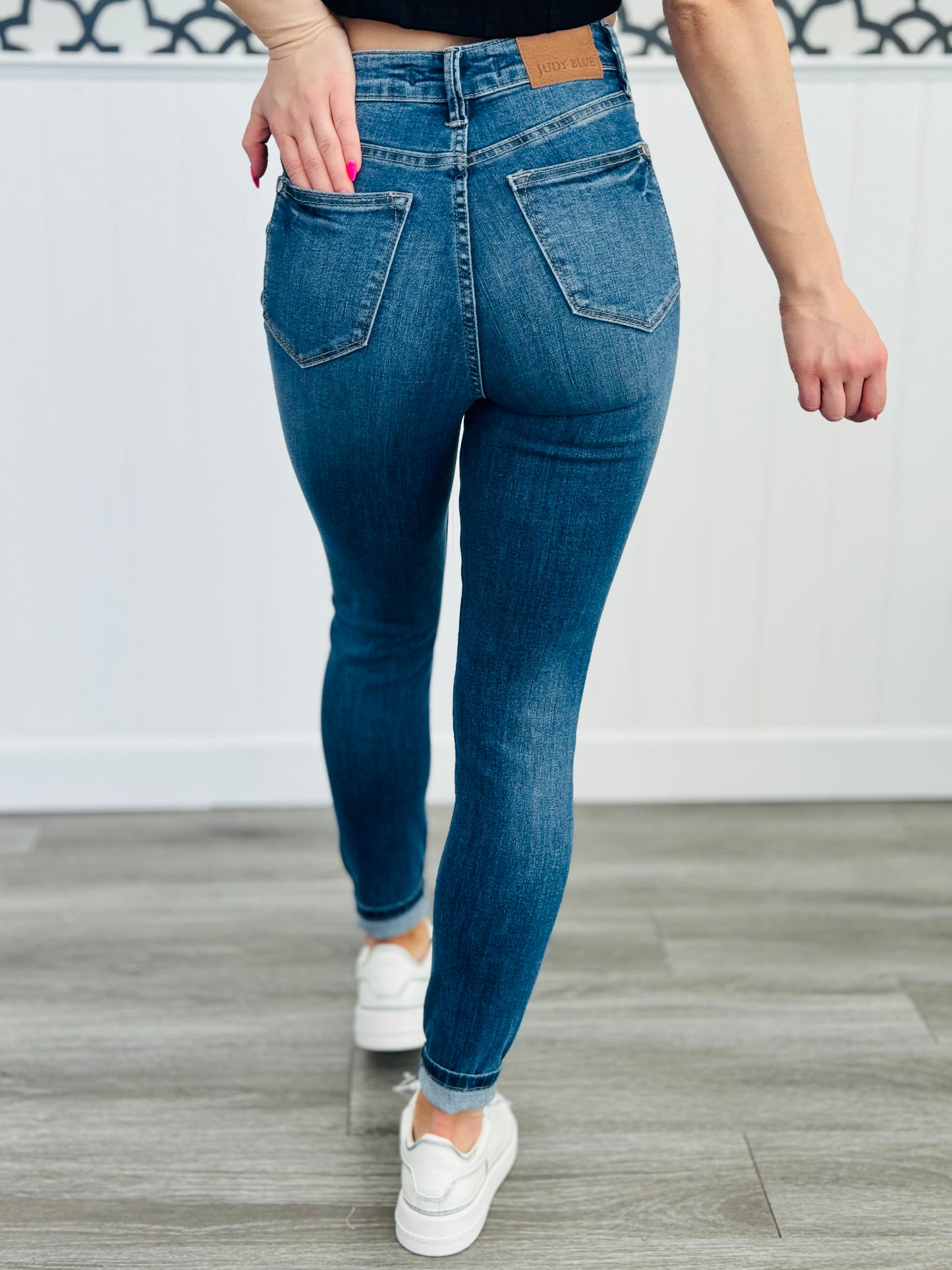 Judy Blue Confidence Beyond Compare Tummy Control Skinny Jeans (Reg. and Plus)