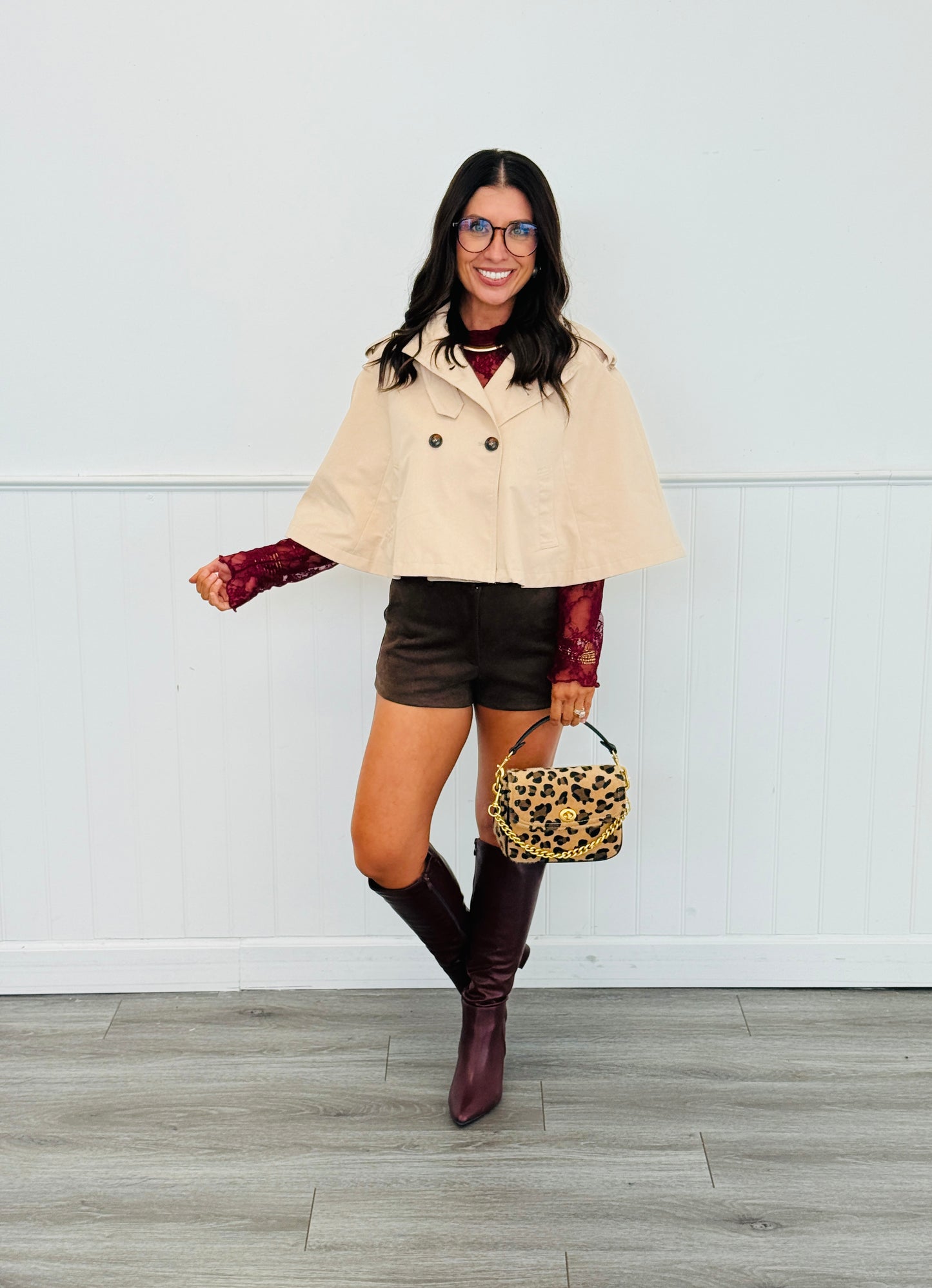 Beige Buckled Collar Short Trench Cape Coat (Reg.)