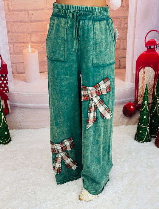 Green Christmas Plaid Bows Pants (Reg & Plus)