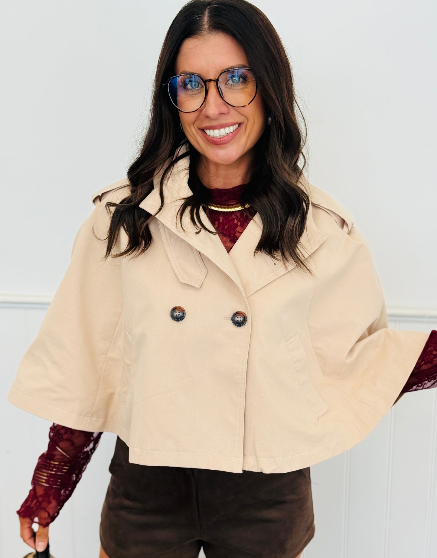 Beige Buckled Collar Short Trench Cape Coat (Reg.)