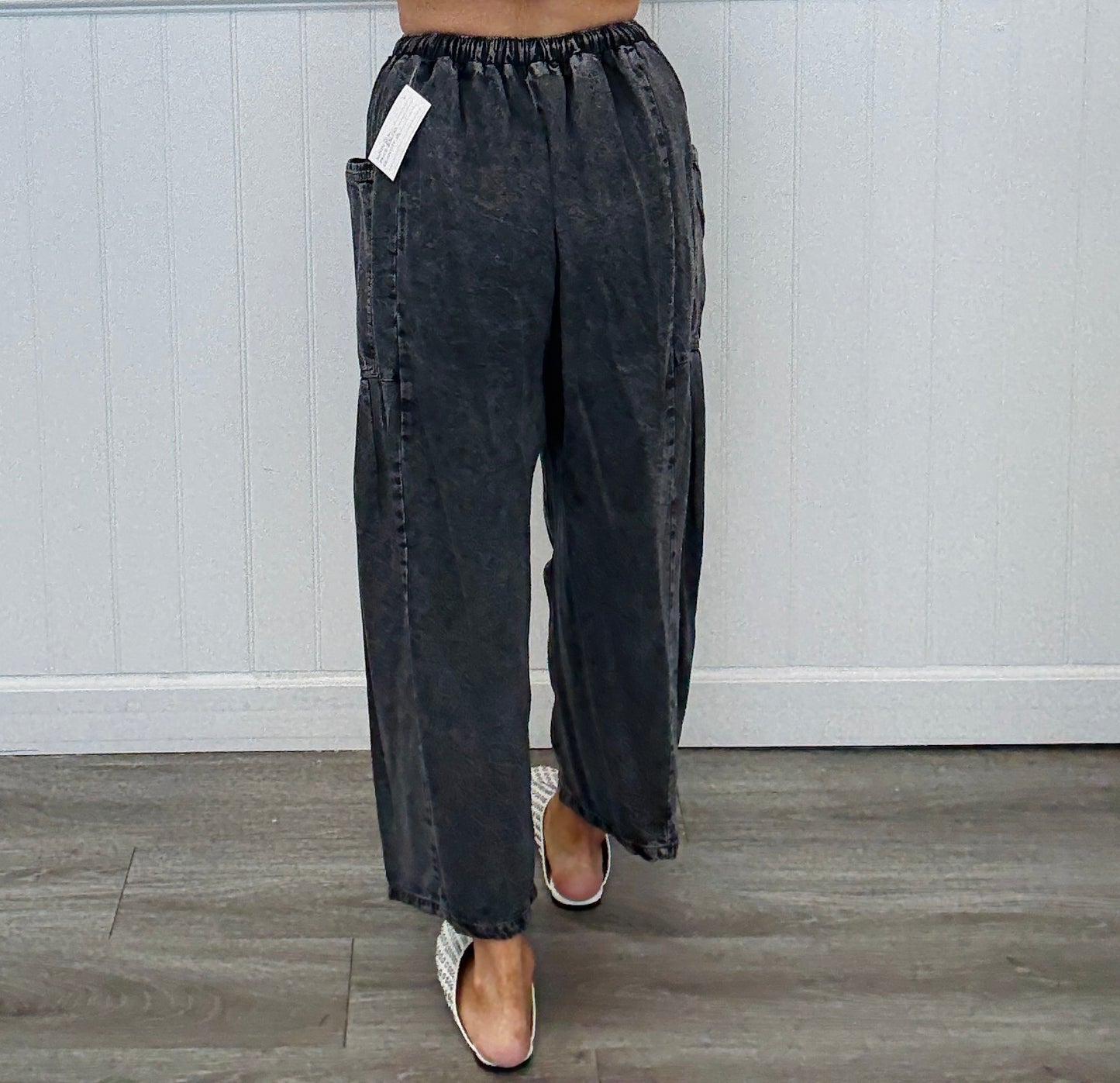 Black Washed Utility Cargo Pocket Pants (Reg.)