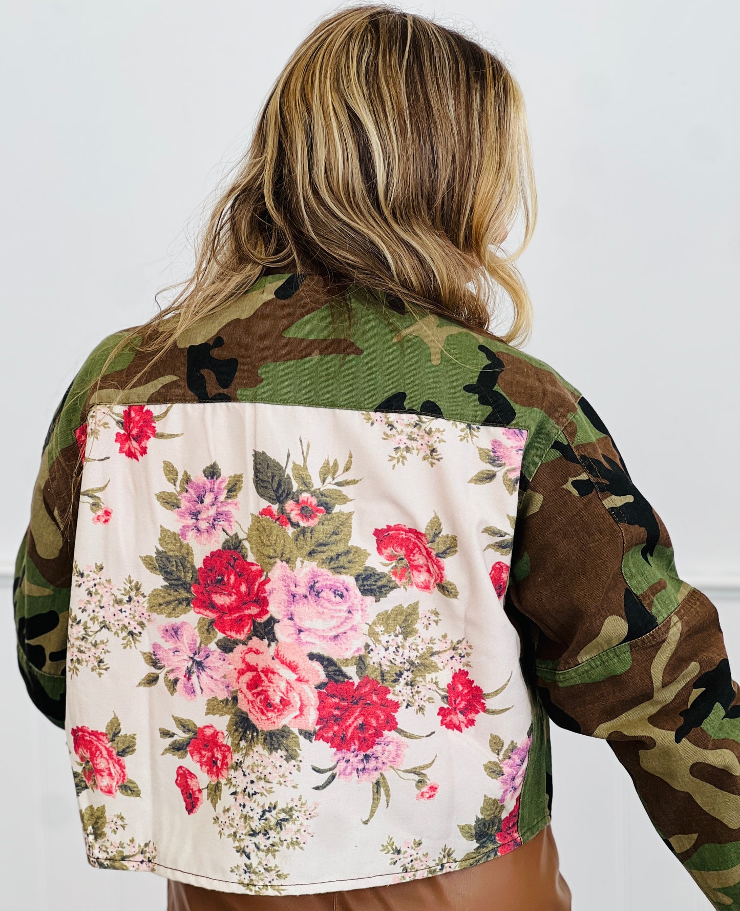 Camo Print Contrast Floral Jacket (Reg & Plus)