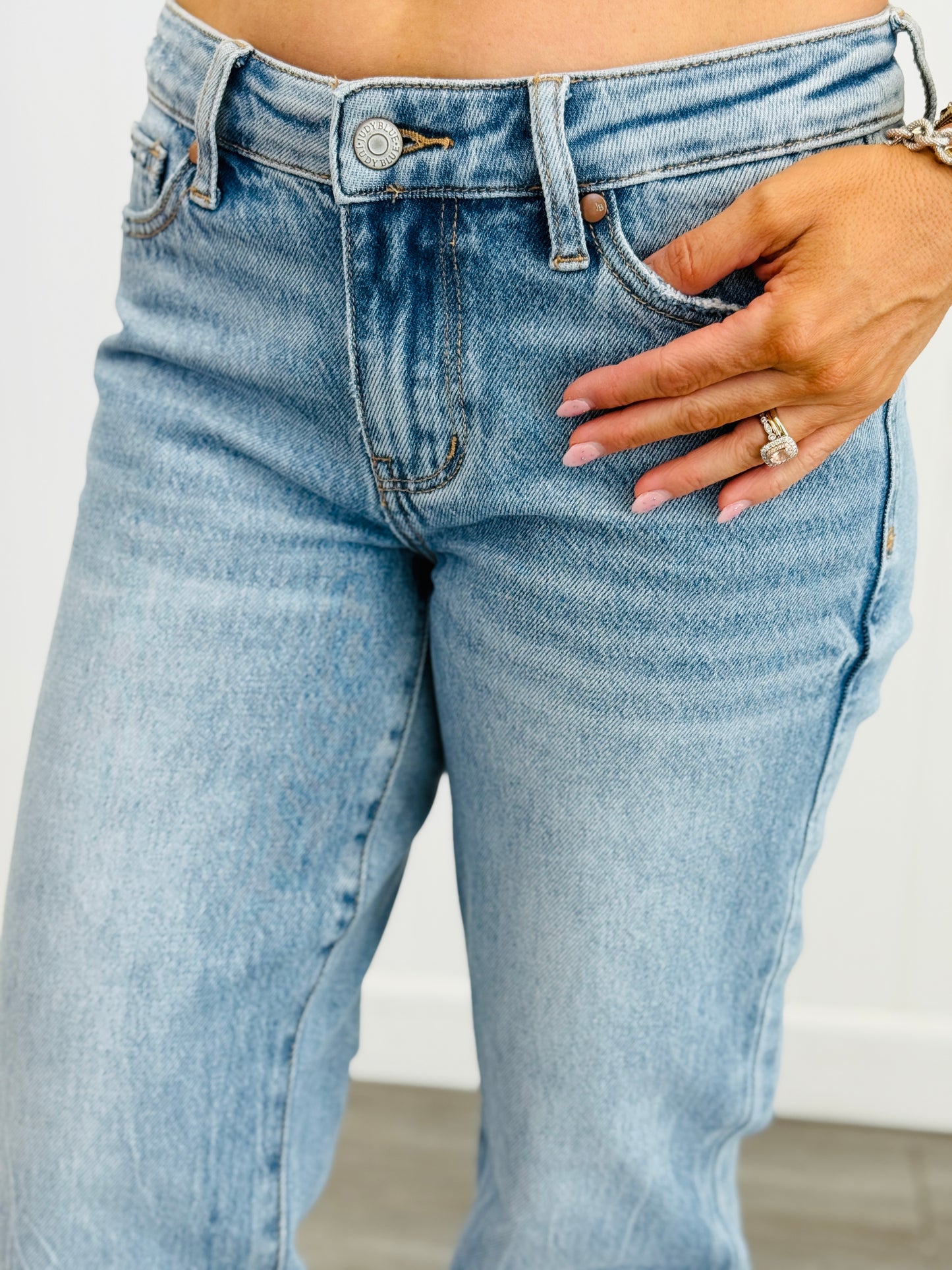 Judy Blue *PETITE* Rigid Rose Straight Jeans(Reg. and Plus)