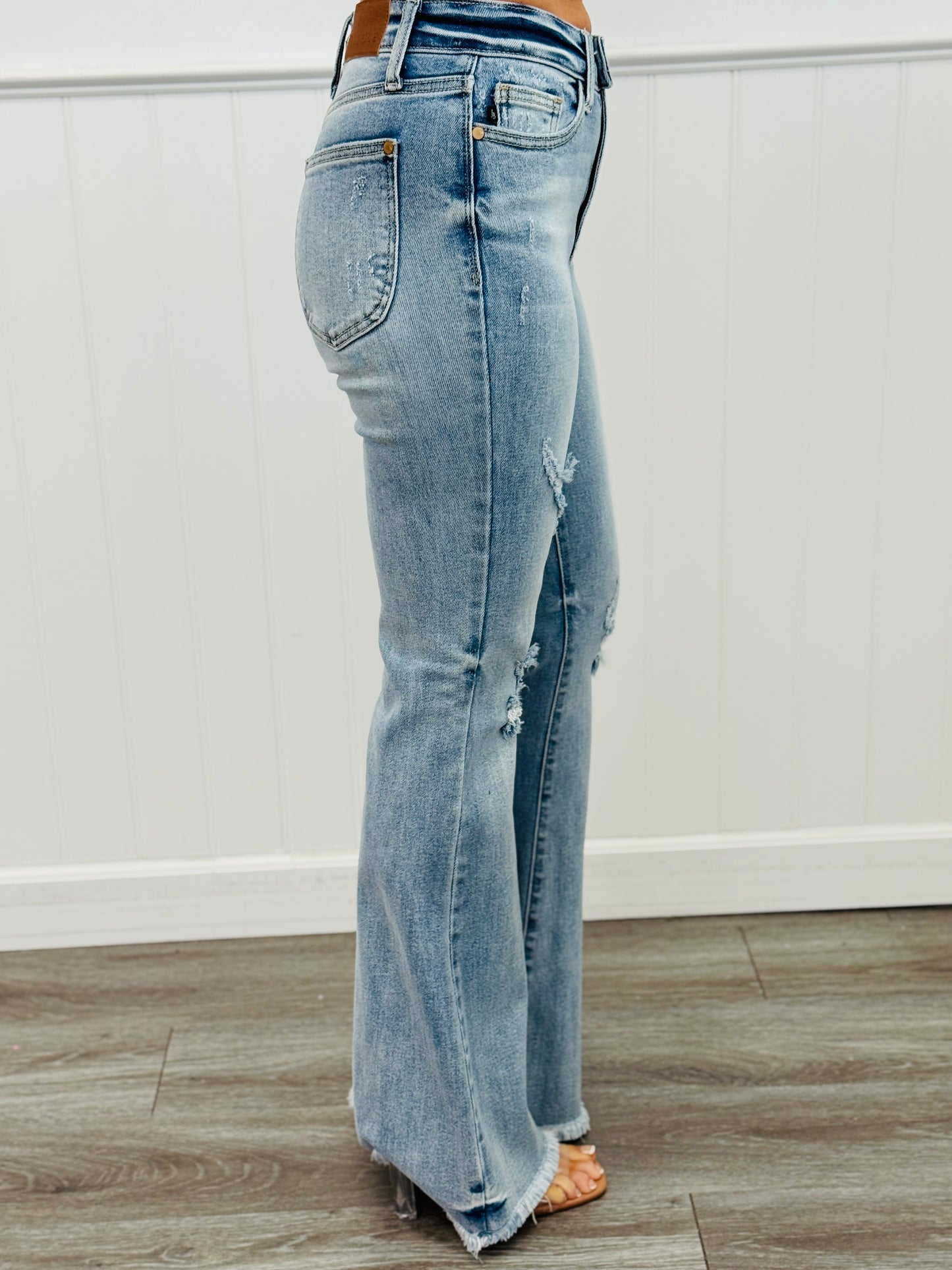 Judy Blue Feeling The Flare Jeans (Reg. and Plus)