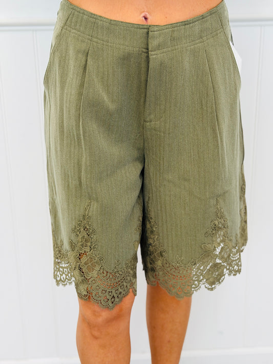 Olive Lace Detailed Long Shorts (Reg.)